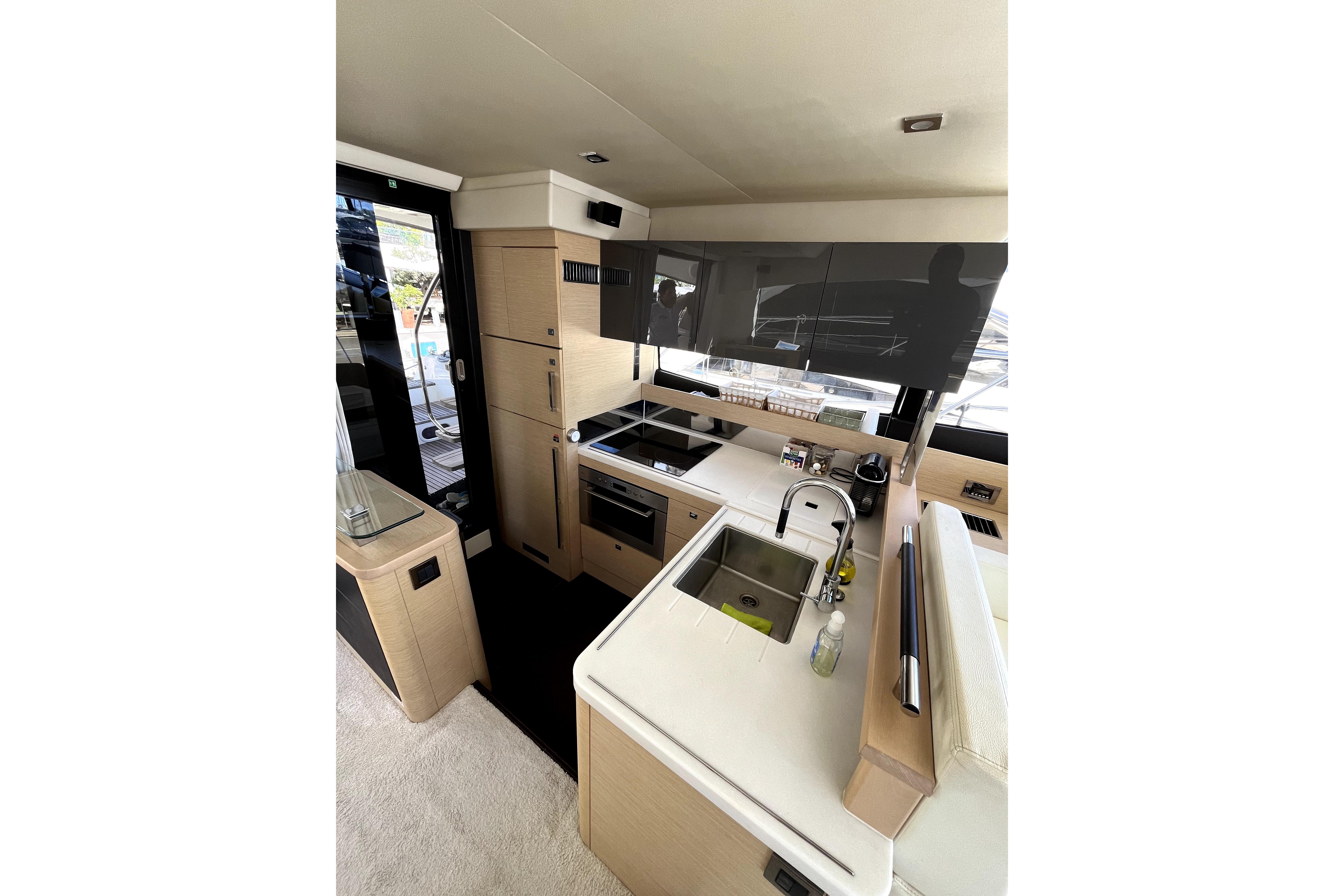 2015 Prestige 52 