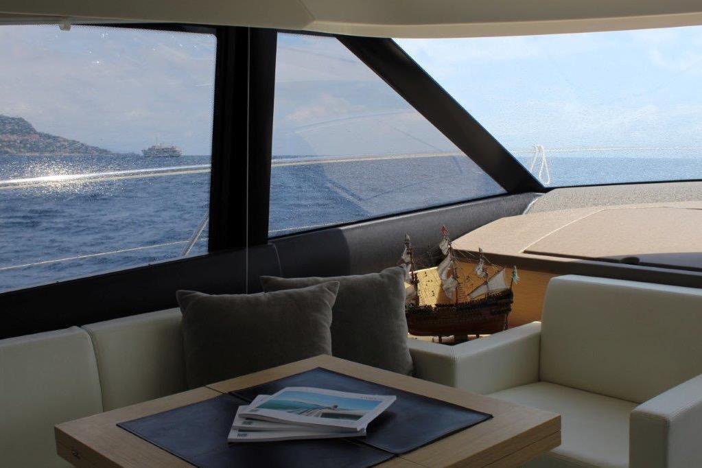 2015 Prestige 52 