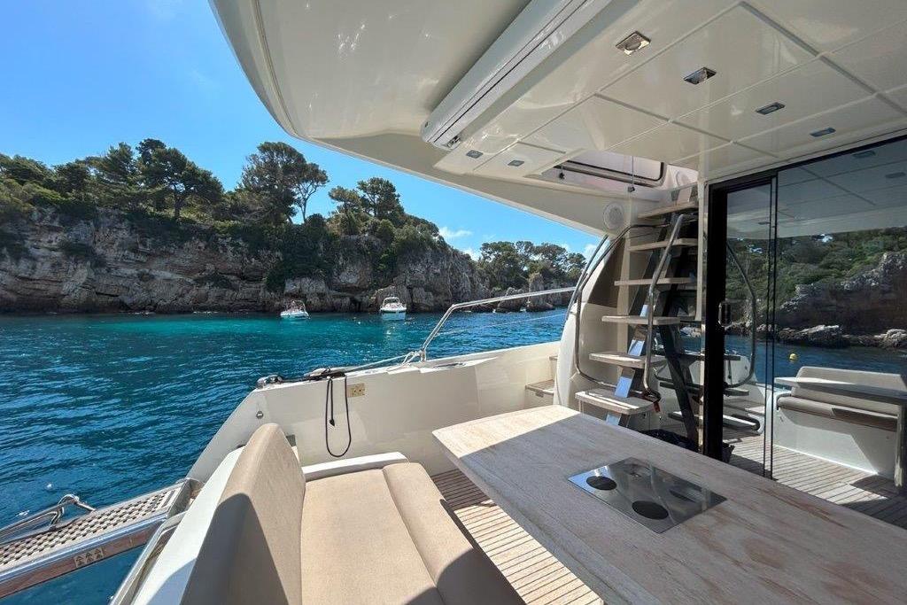 2015 Prestige 52 