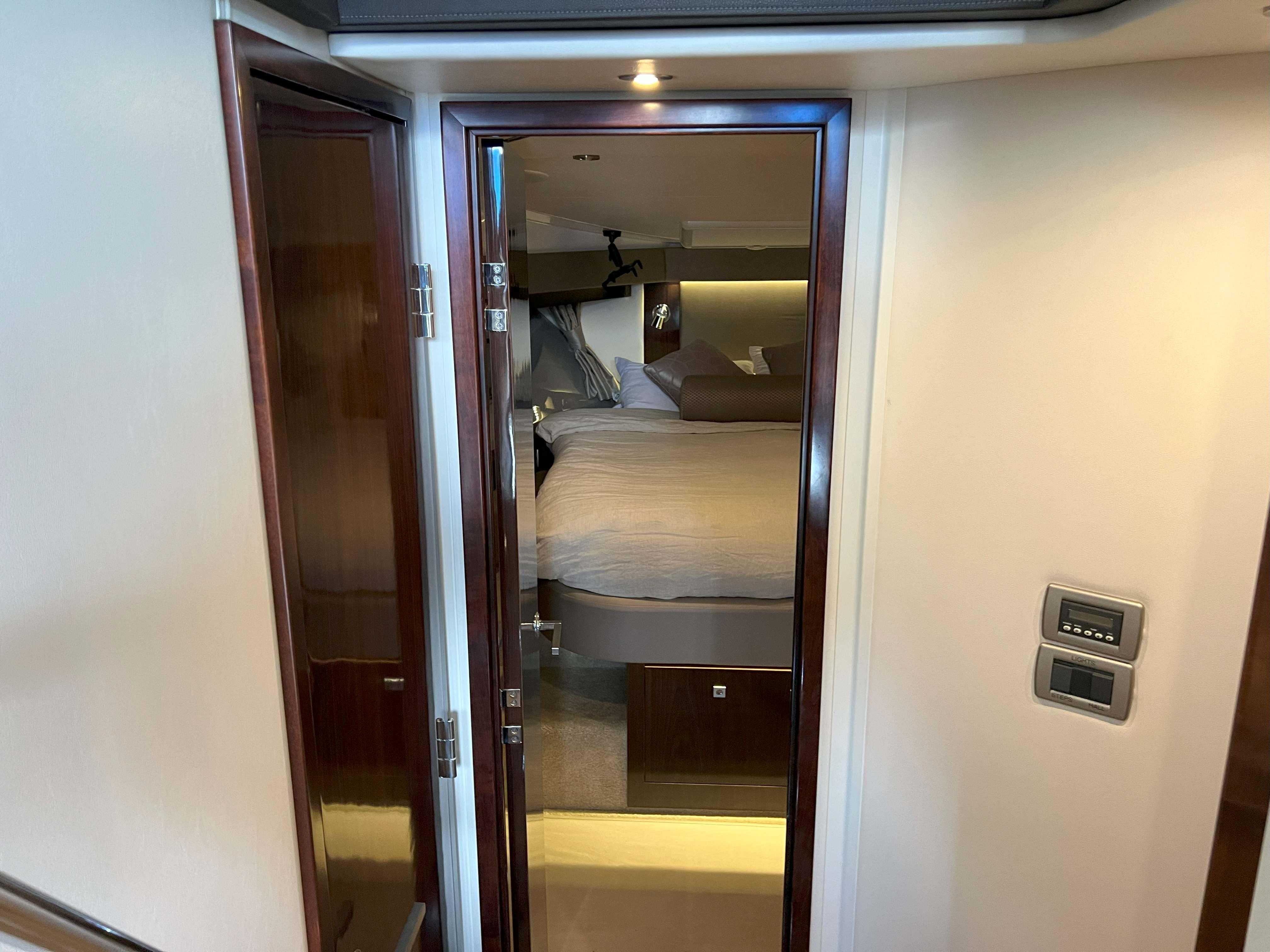2017-sea-ray-400-sundancer-power-9825214-20250623130248338-1