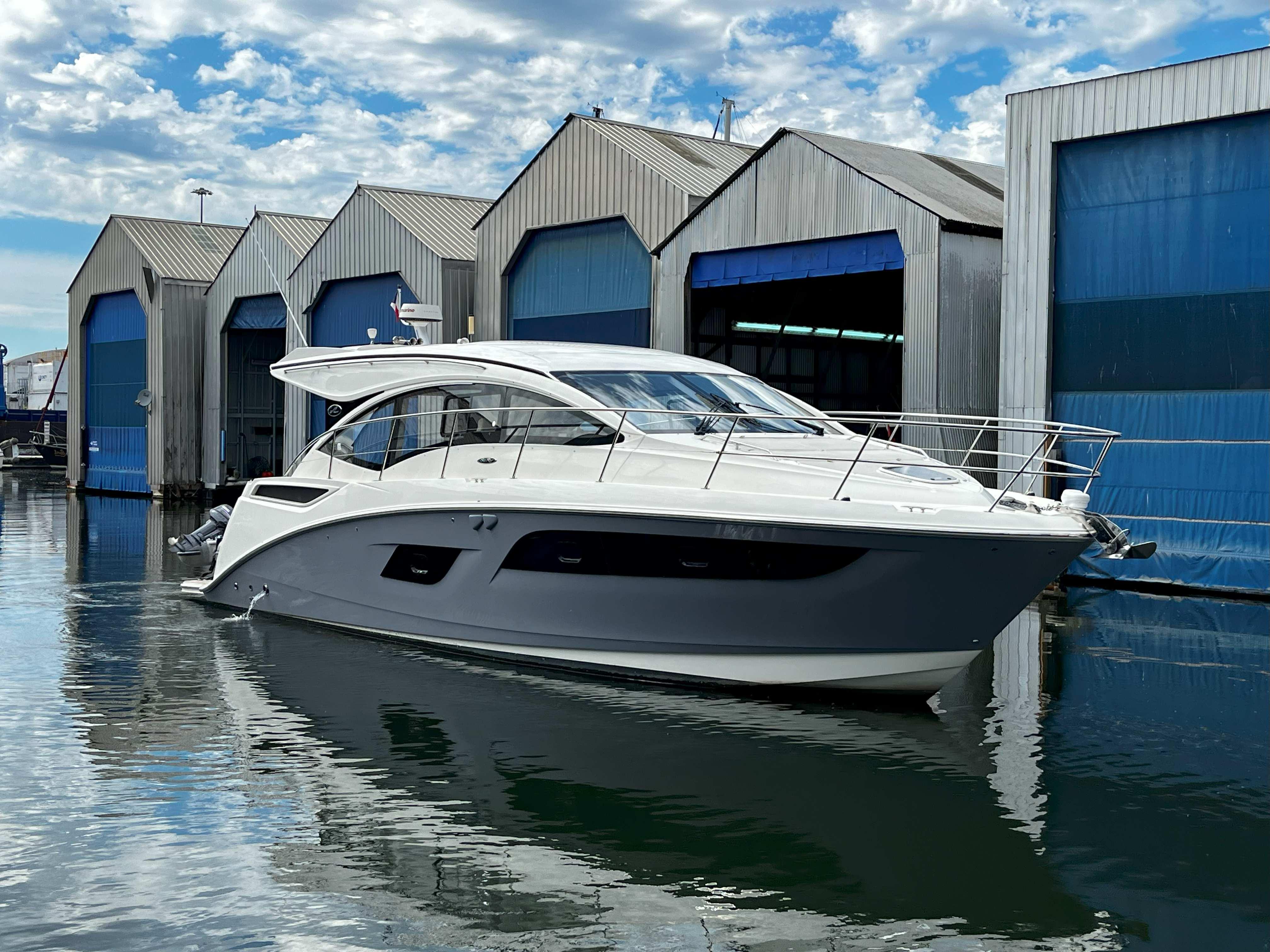2017-sea-ray-sundancer-power-9825214-20250603115211295-1_XLARGE