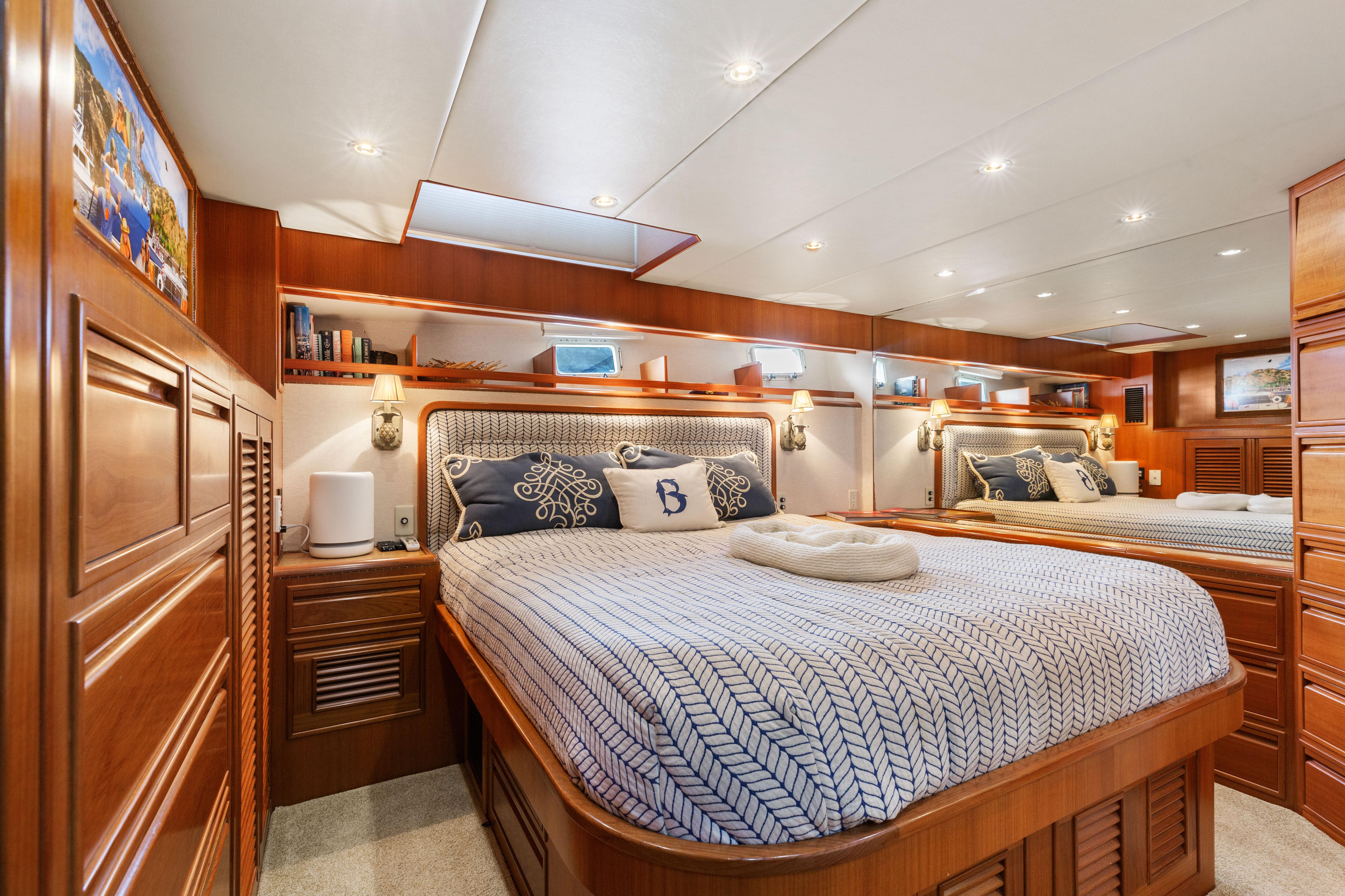 2003 Offshore 62 pilot house