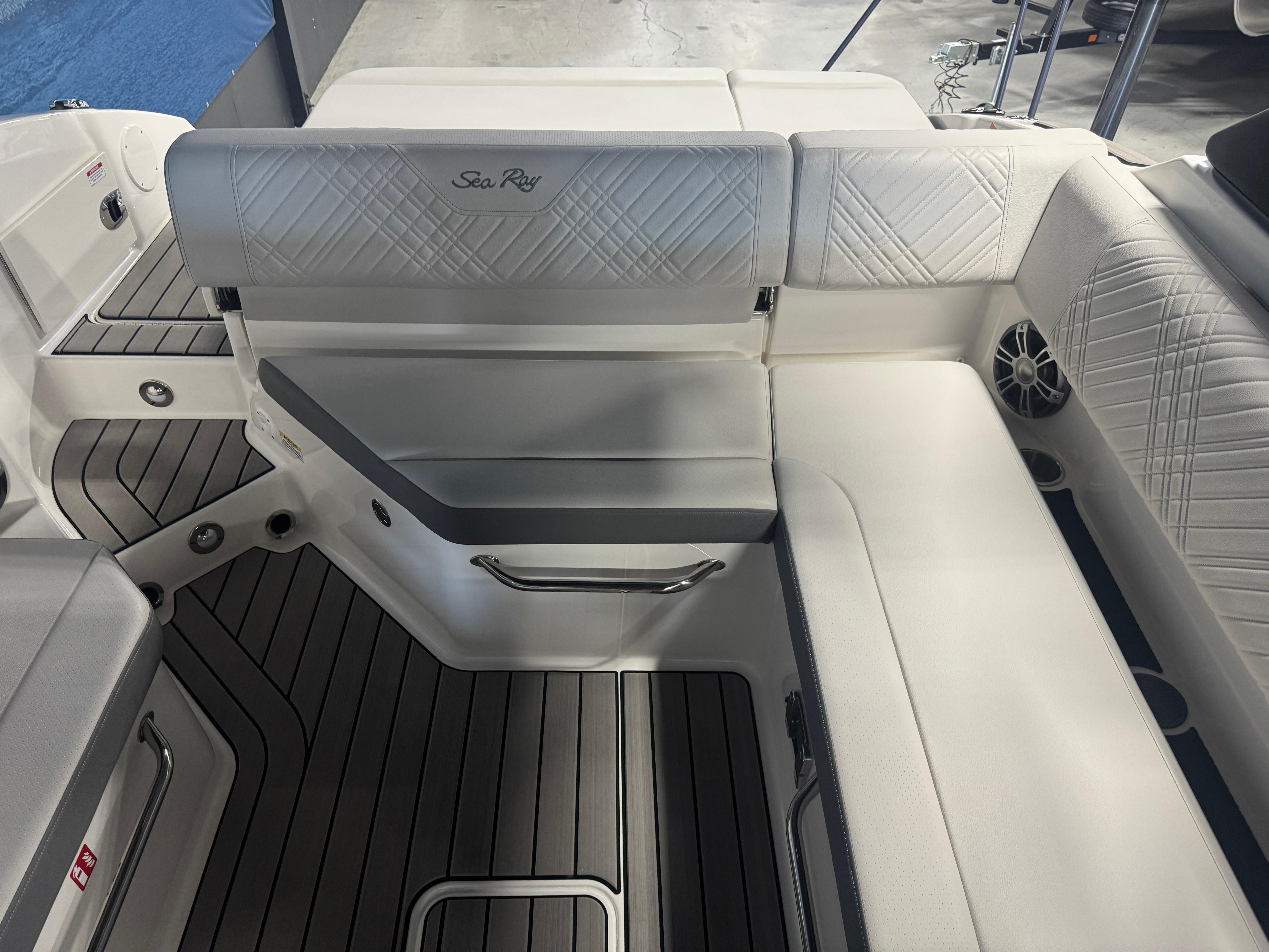 2025 Sea Ray SDX 250 #S1495J inventory image at Sun Country Marine Group, Irvine 2025 Sea Ray SDX 250 #S1495J inventory image at Sun Country Marine Group, Irvine