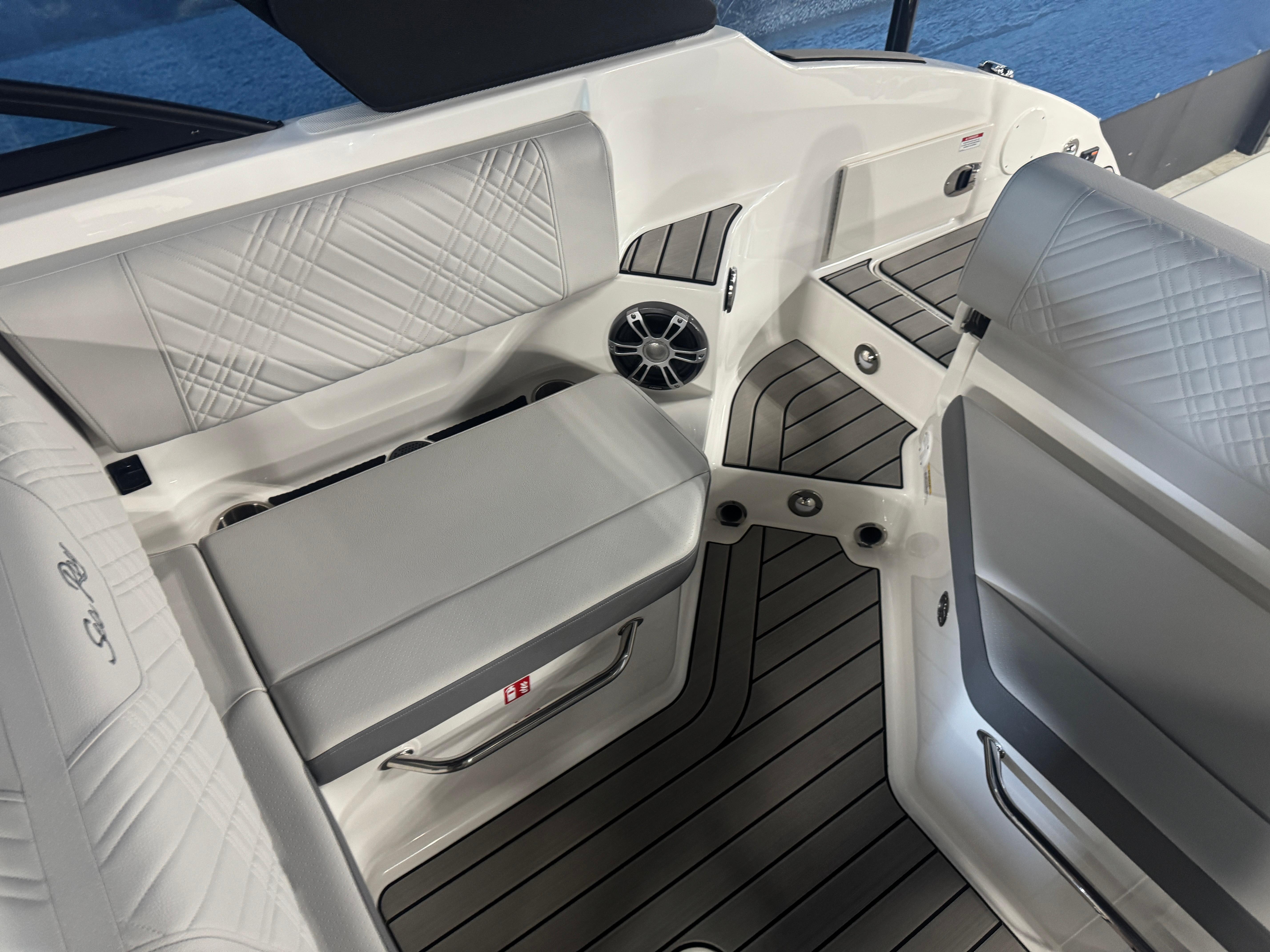2025 Sea Ray SDX 250 #S1495J inventory image at Sun Country Marine Group, Irvine 2025 Sea Ray SDX 250 #S1495J inventory image at Sun Country Marine Group, Irvine