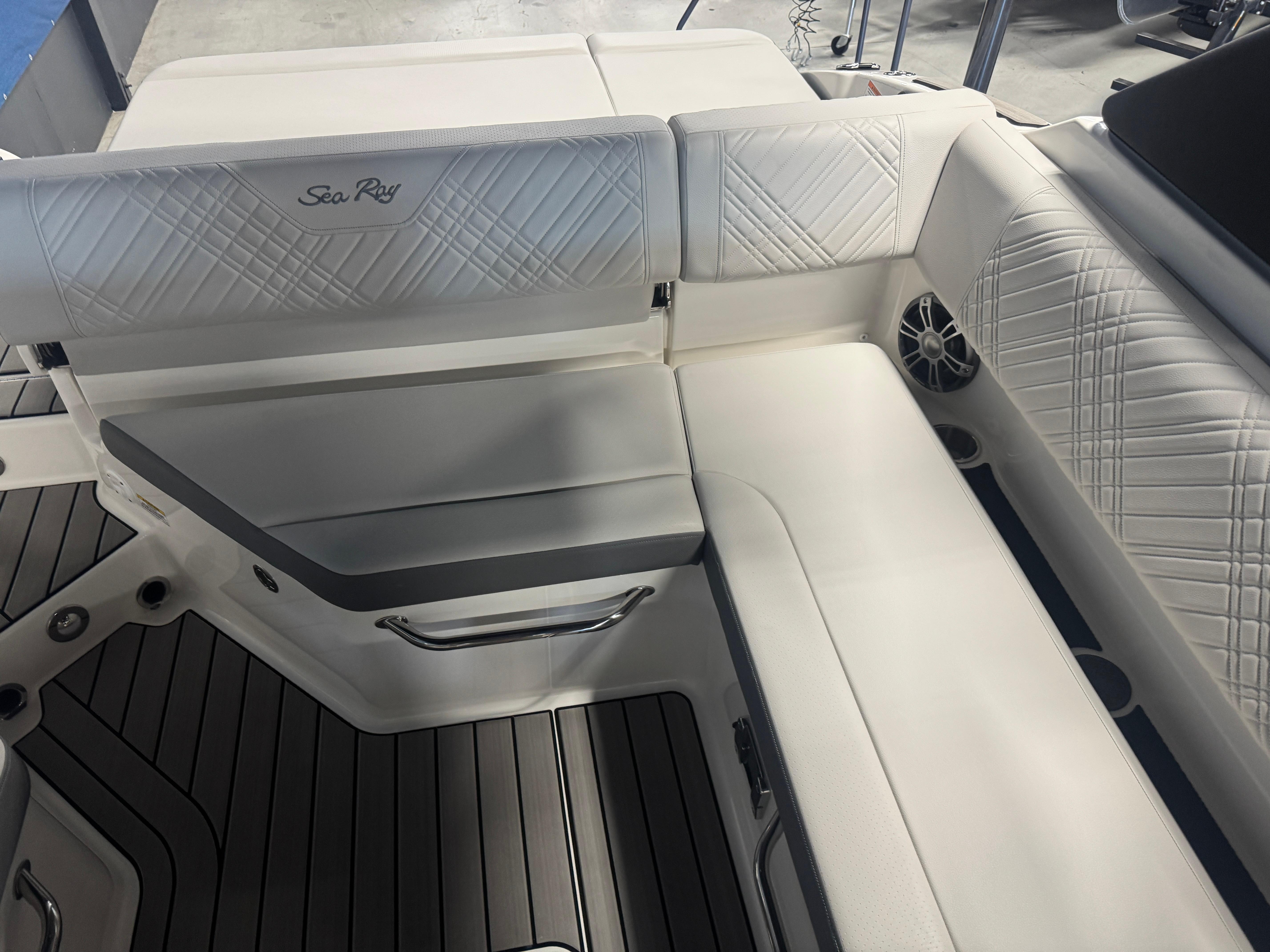 2025 Sea Ray SDX 250 #S1495J inventory image at Sun Country Marine Group, Irvine 2025 Sea Ray SDX 250 #S1495J inventory image at Sun Country Marine Group, Irvine