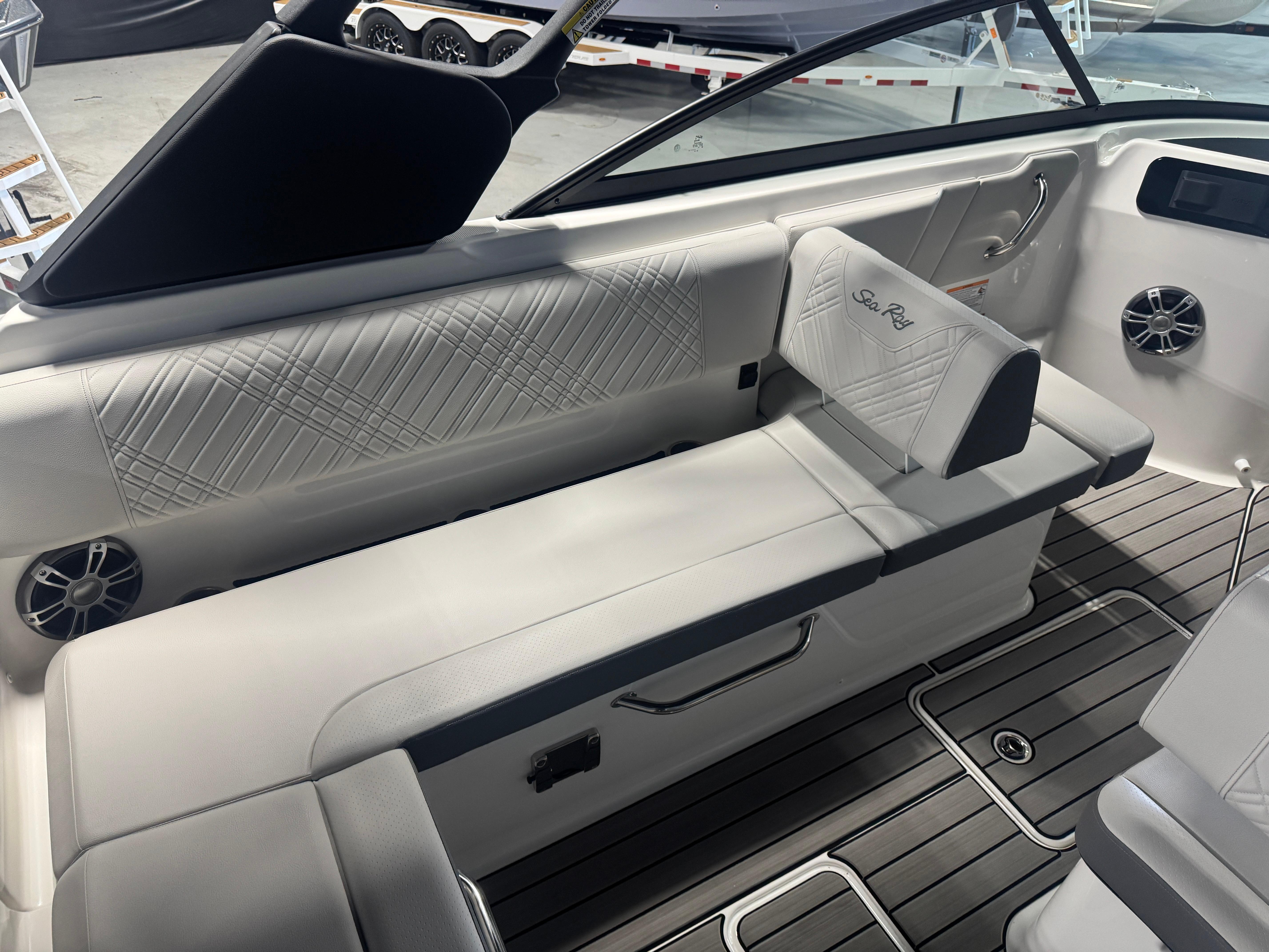 2025 Sea Ray SDX 250 #S1495J inventory image at Sun Country Marine Group, Irvine 2025 Sea Ray SDX 250 #S1495J inventory image at Sun Country Marine Group, Irvine