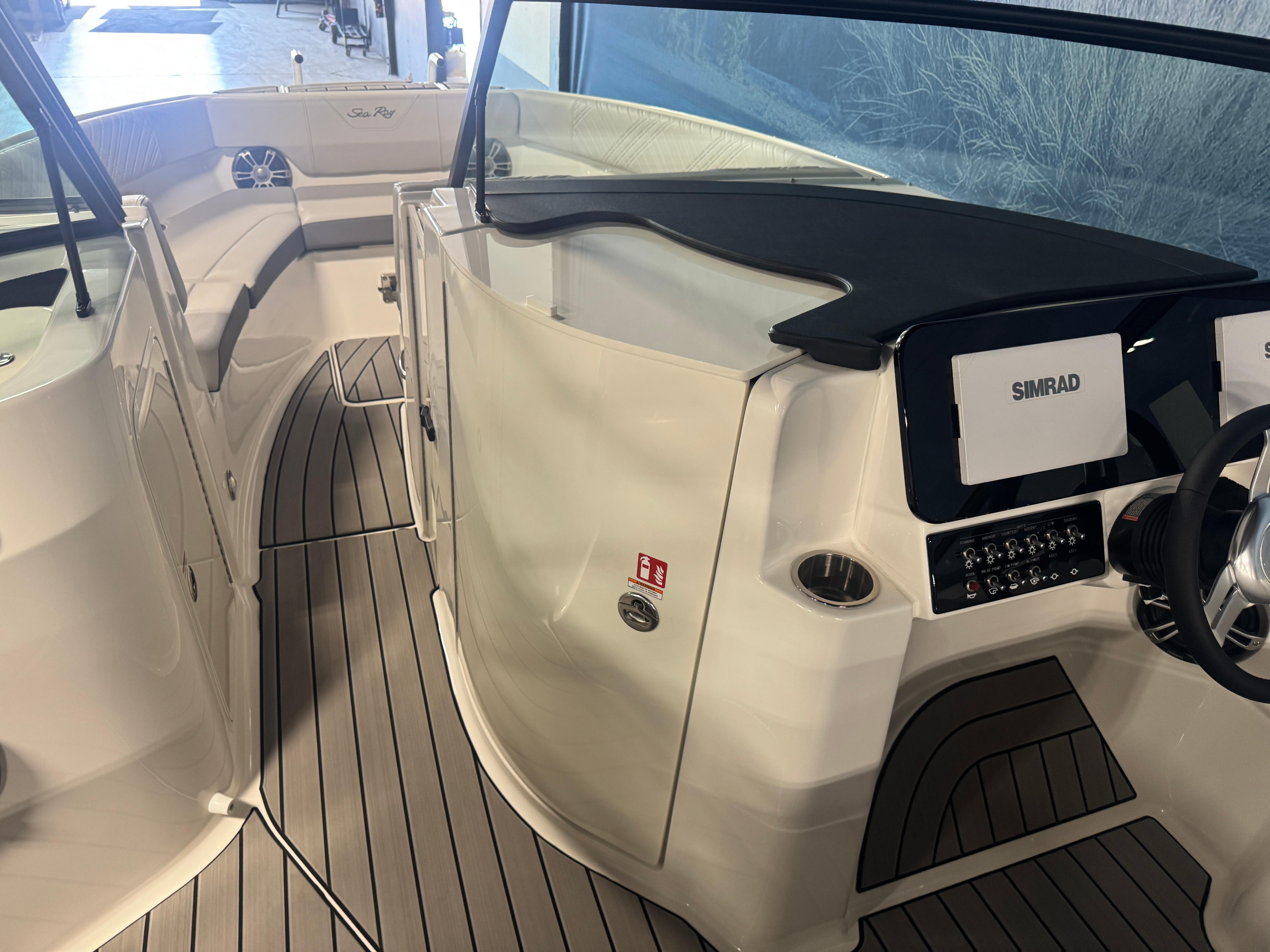 2025 Sea Ray SDX 250 #S1495J inventory image at Sun Country Marine Group, Irvine 2025 Sea Ray SDX 250 #S1495J inventory image at Sun Country Marine Group, Irvine