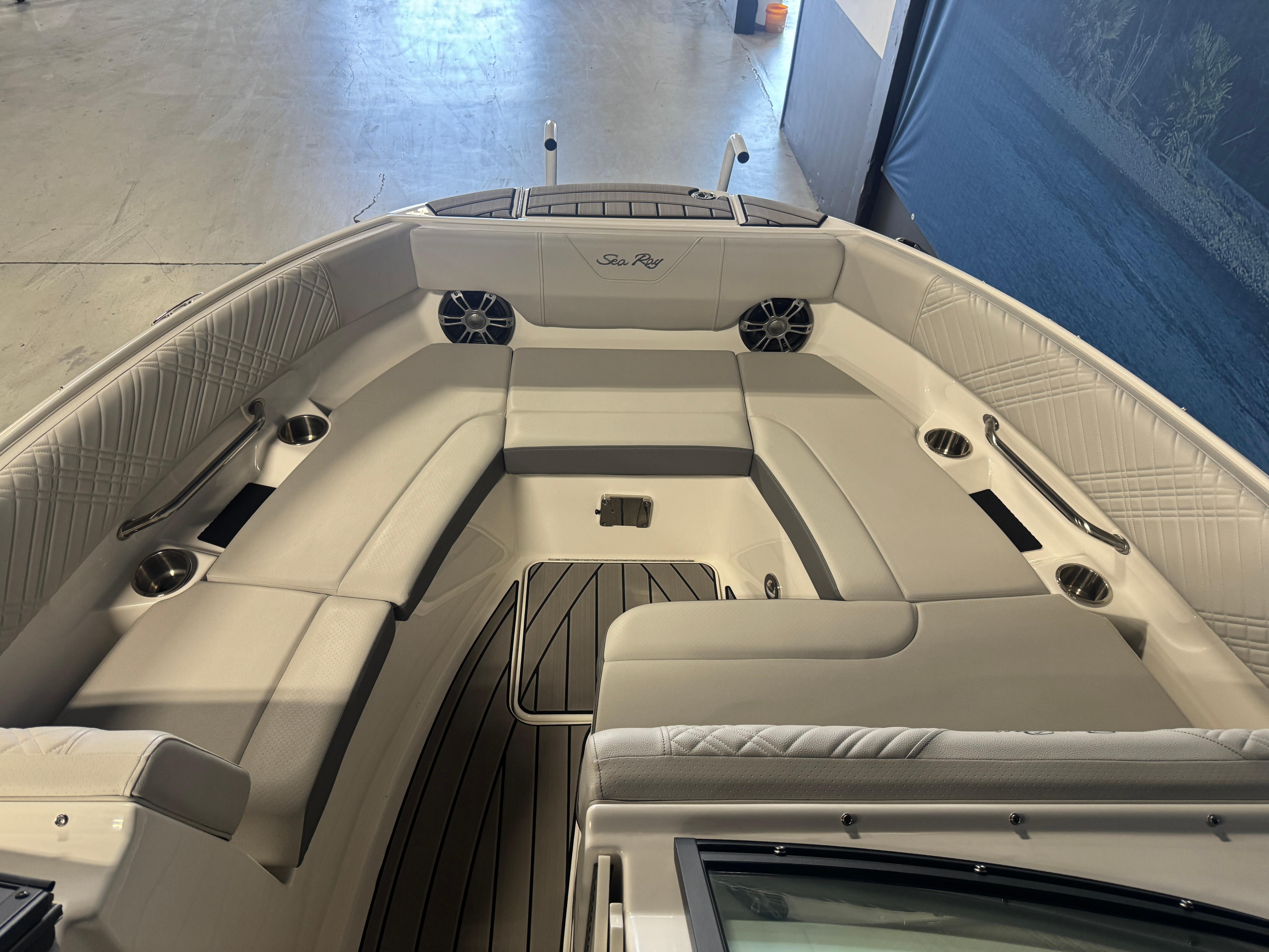 2025 Sea Ray SDX 250 #S1495J inventory image at Sun Country Marine Group, Irvine 2025 Sea Ray SDX 250 #S1495J inventory image at Sun Country Marine Group, Irvine