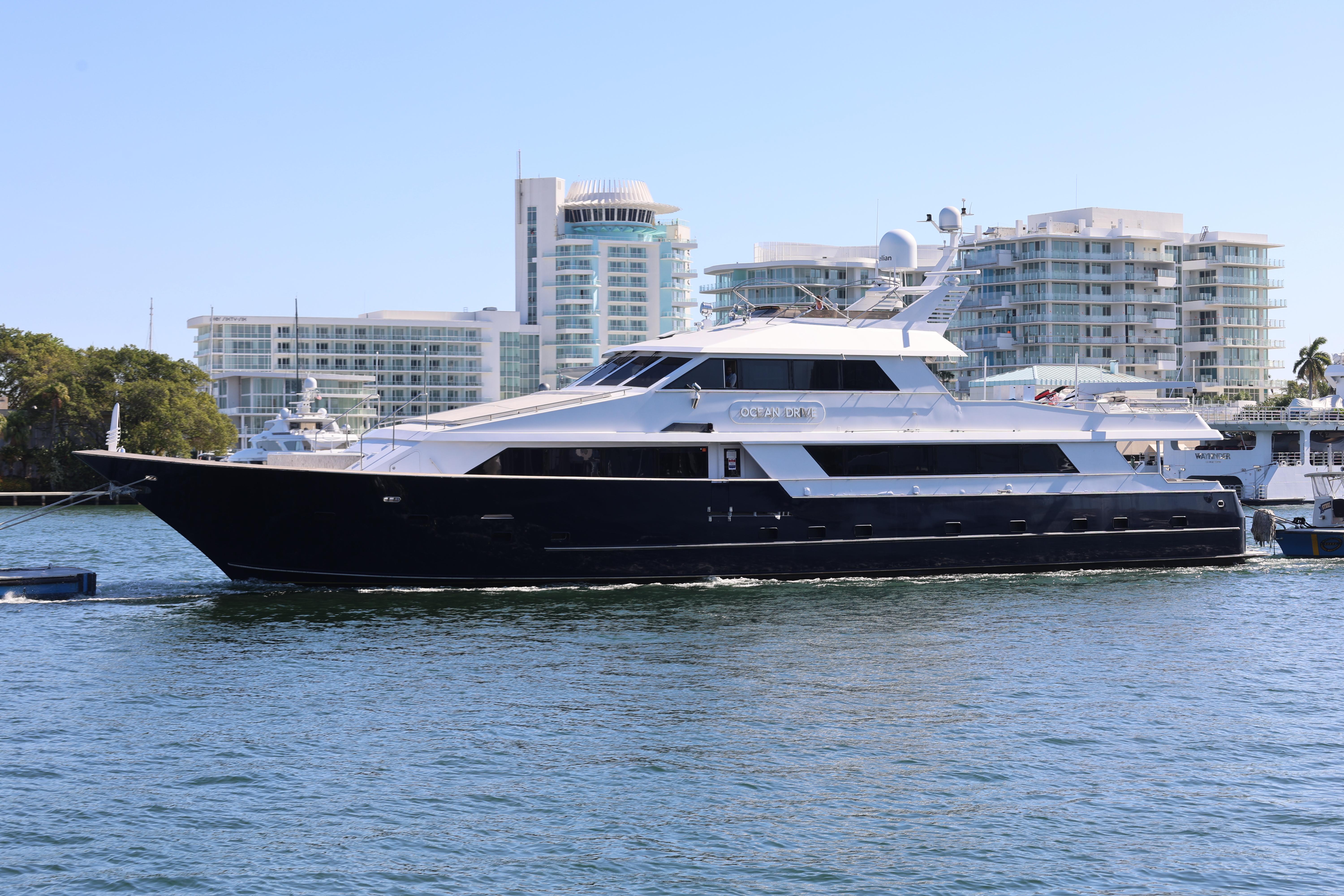 1988 Broward 124 Tri-Deck MY OCEAN DRIVE