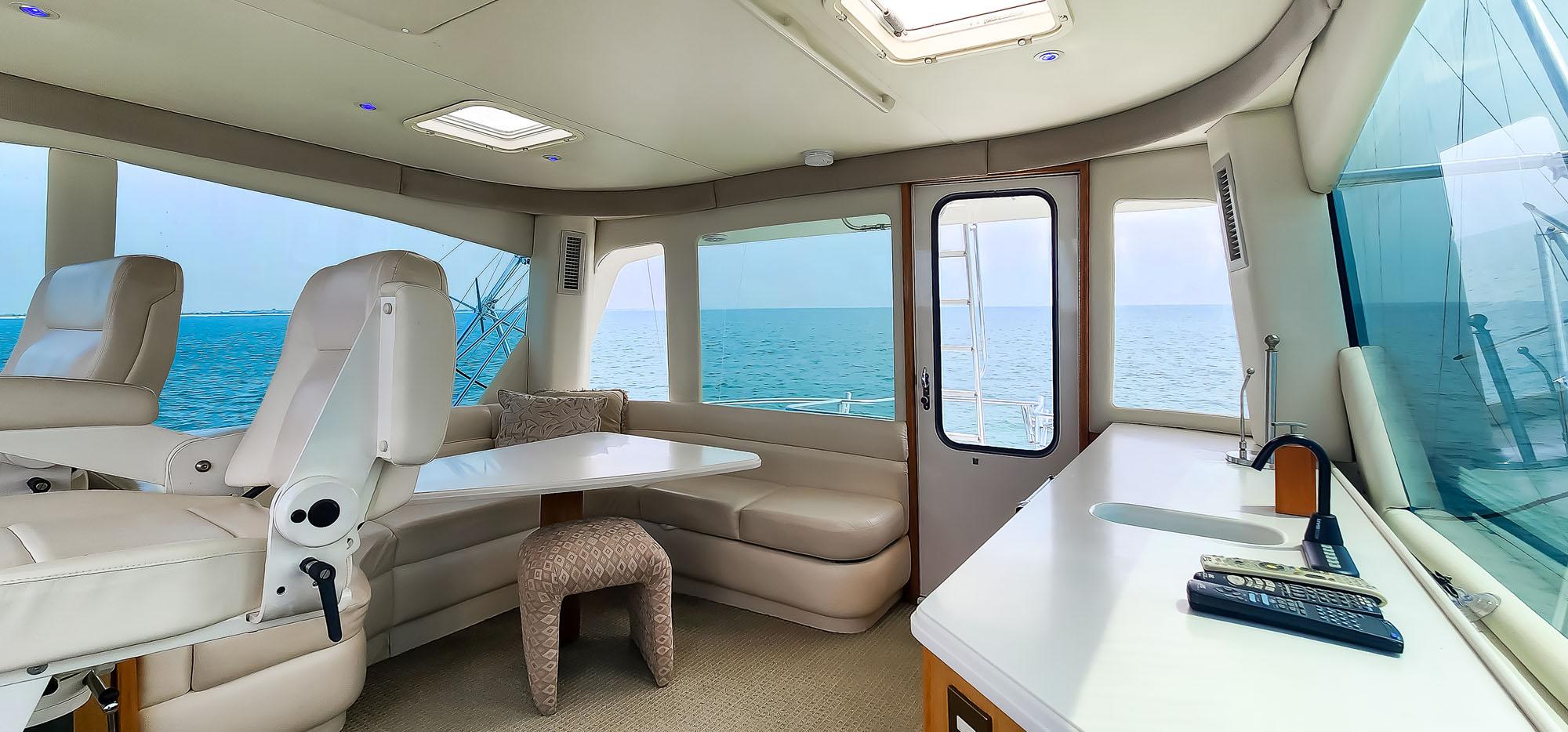 Enclosed Flybridge Seating