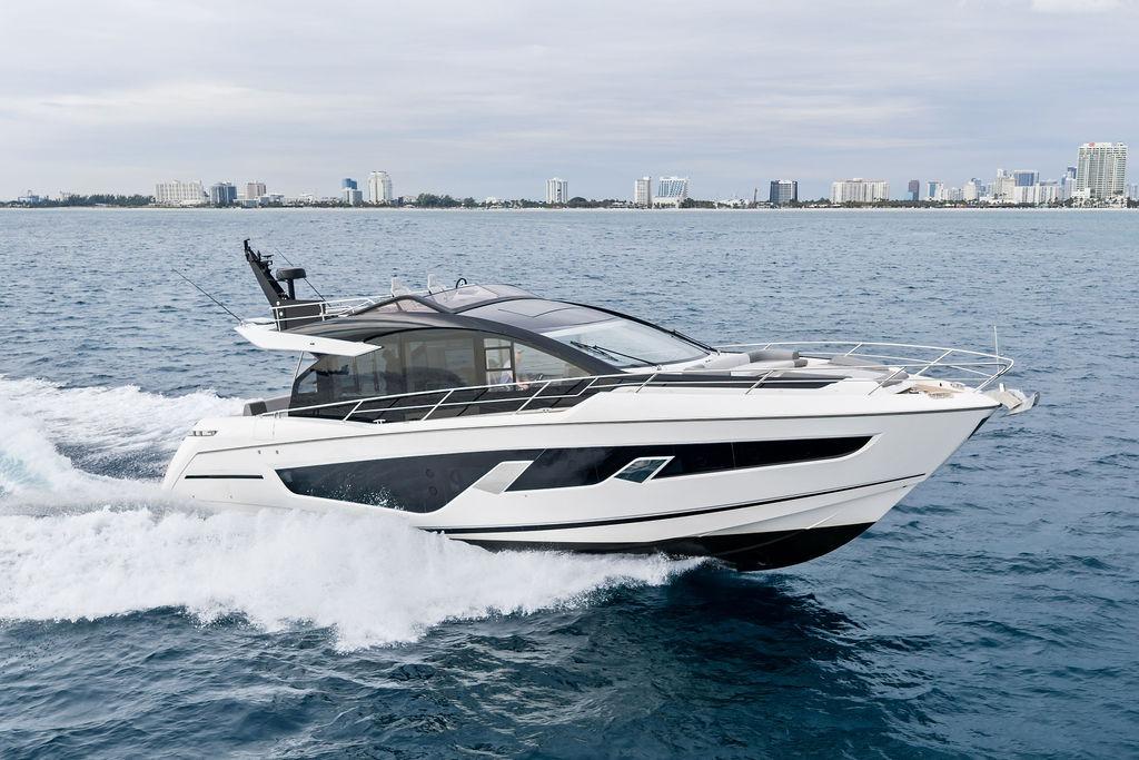 2022 Sunseeker 65 Sport Yacht