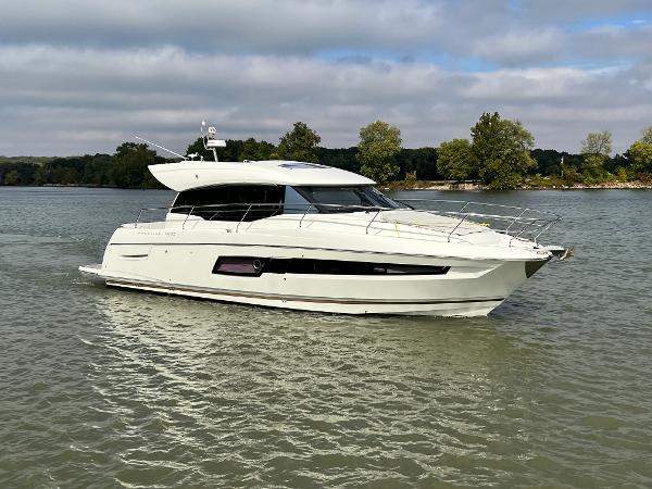 2018 Prestige 460
