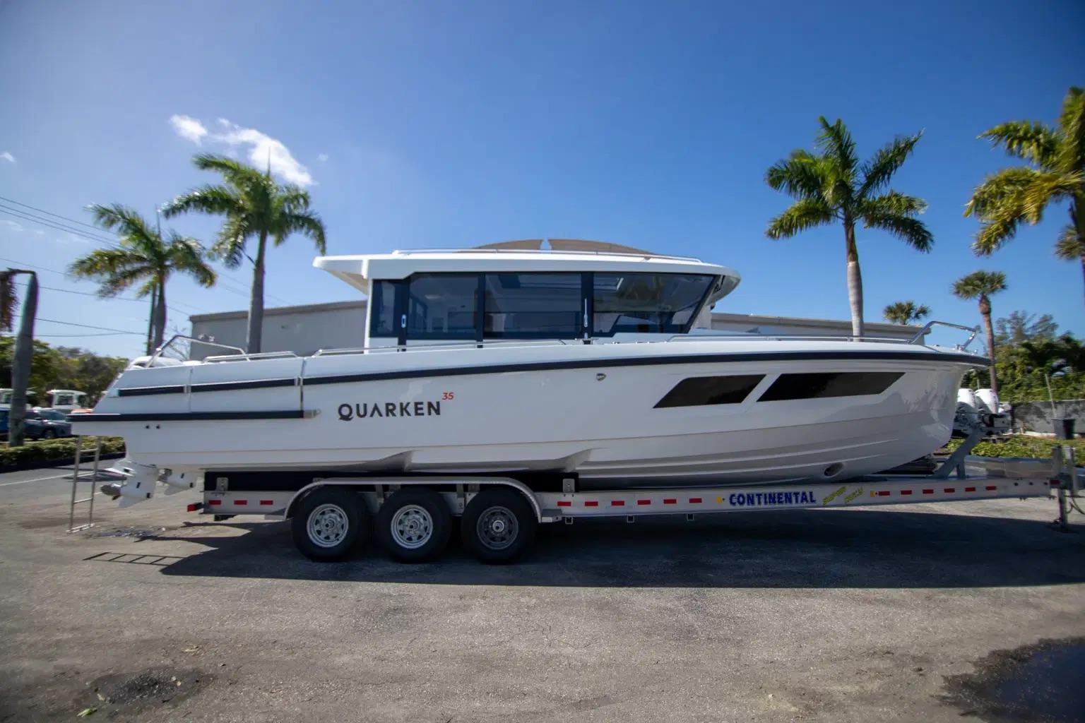 Quarken-35 Cabin 2025 -FL-US-9568308 | Thumbnail