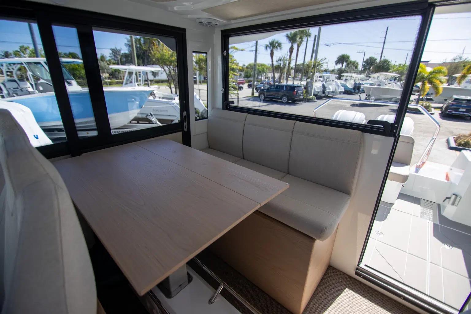 Quarken-35 Cabin 2025 -FL-US-9568308 | Thumbnail