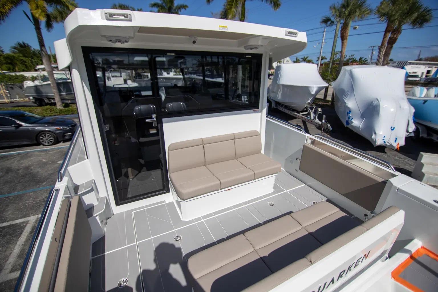Quarken-35 Cabin 2025 -FL-US-9568308 | Thumbnail