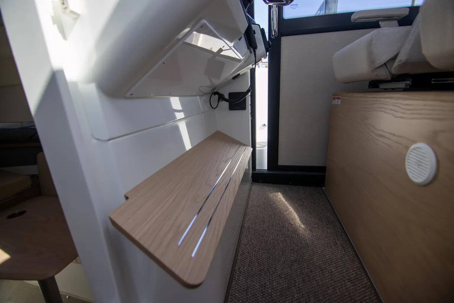 Quarken-35 Cabin 2025 -FL-US-9568308 | Thumbnail