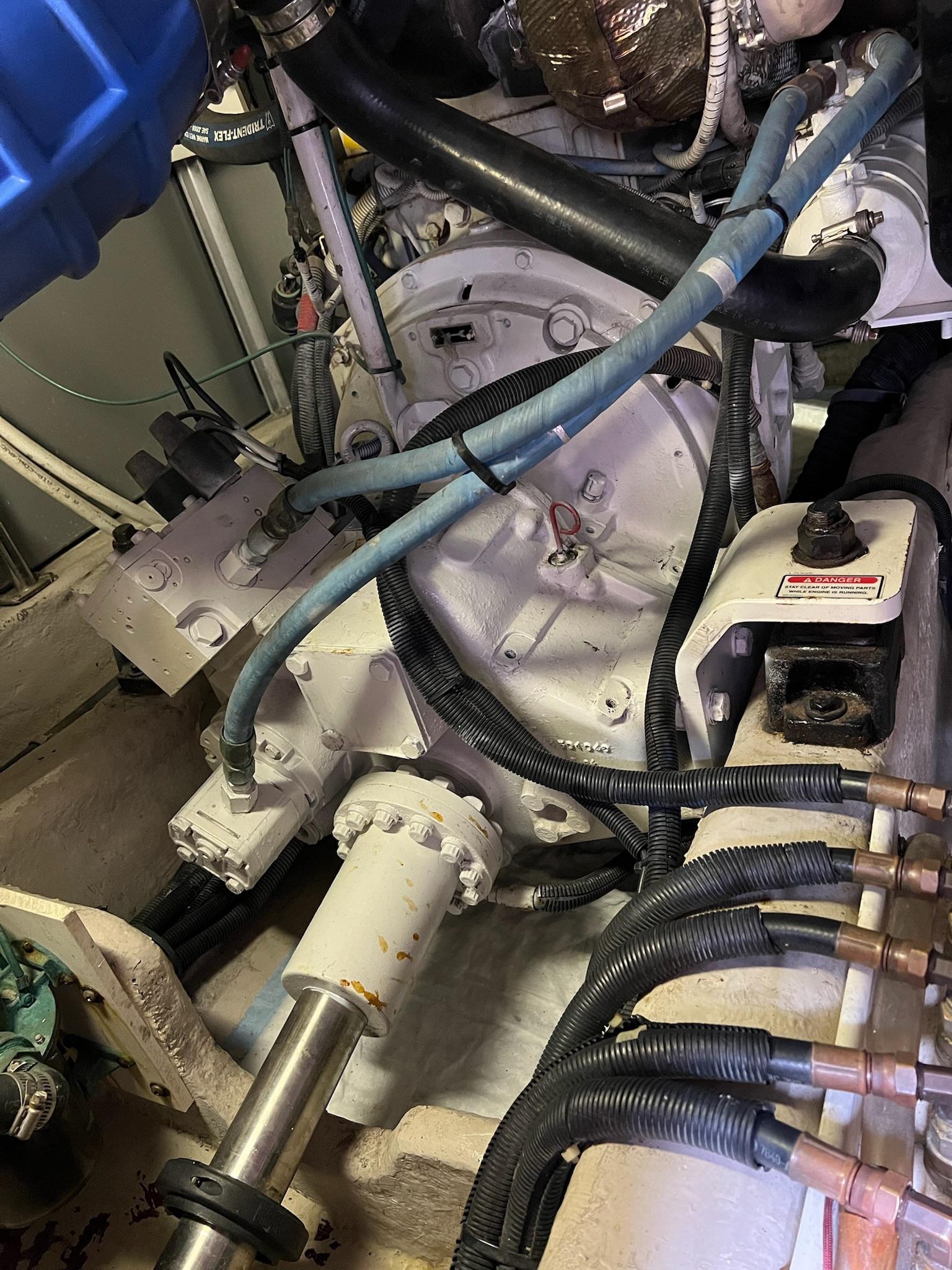 2005-sea-ray-500-sedan-bridge-power-9805250-20250522055524567-1_XLARGE