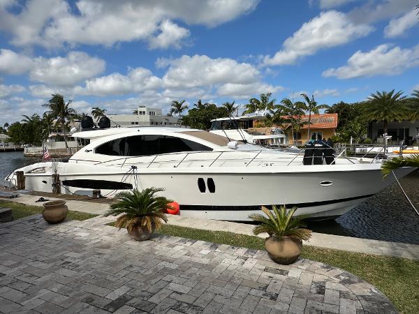 Photo of 2009 Lazzara 77'