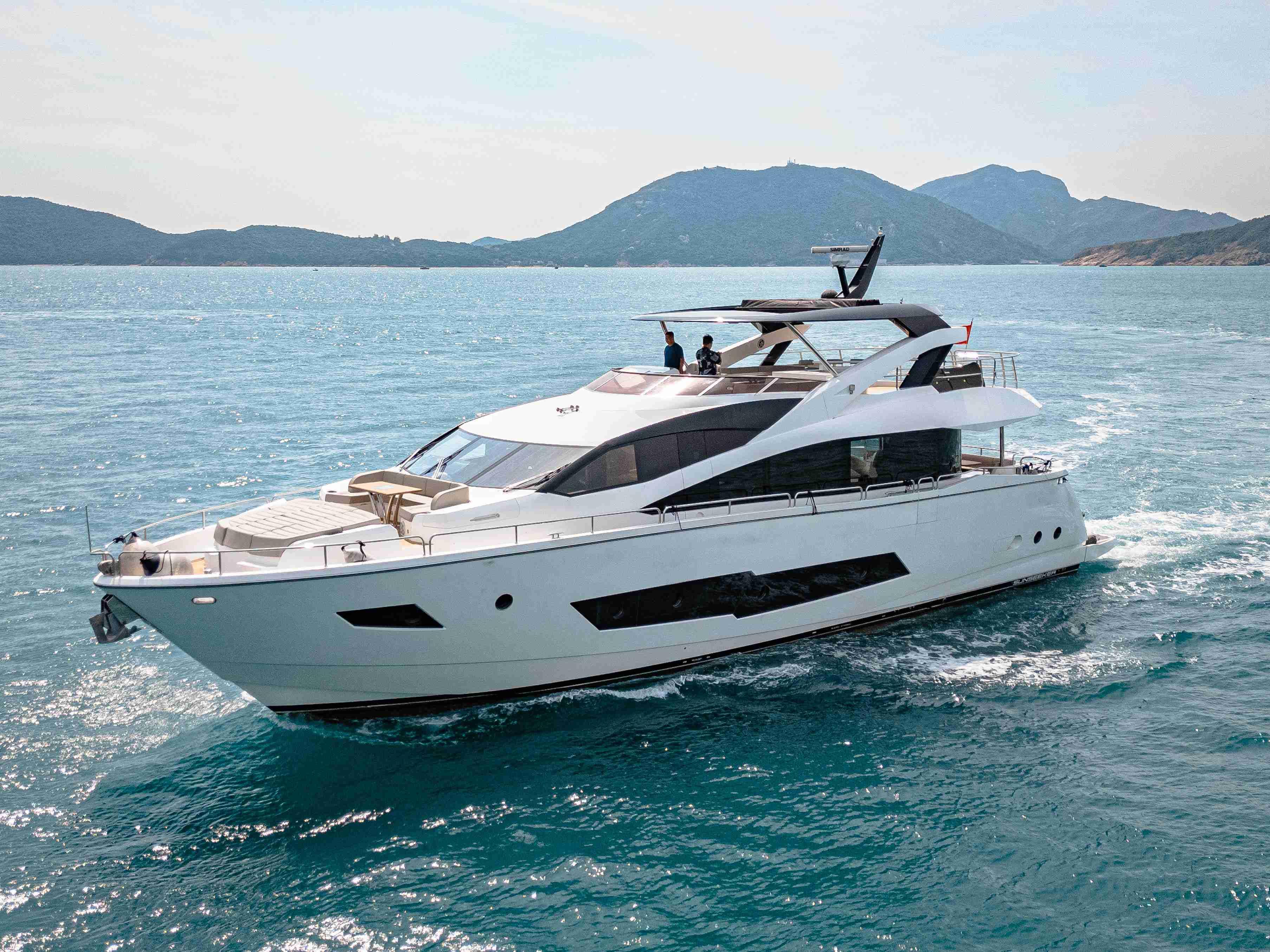 2016 Sunseeker 86 Yacht