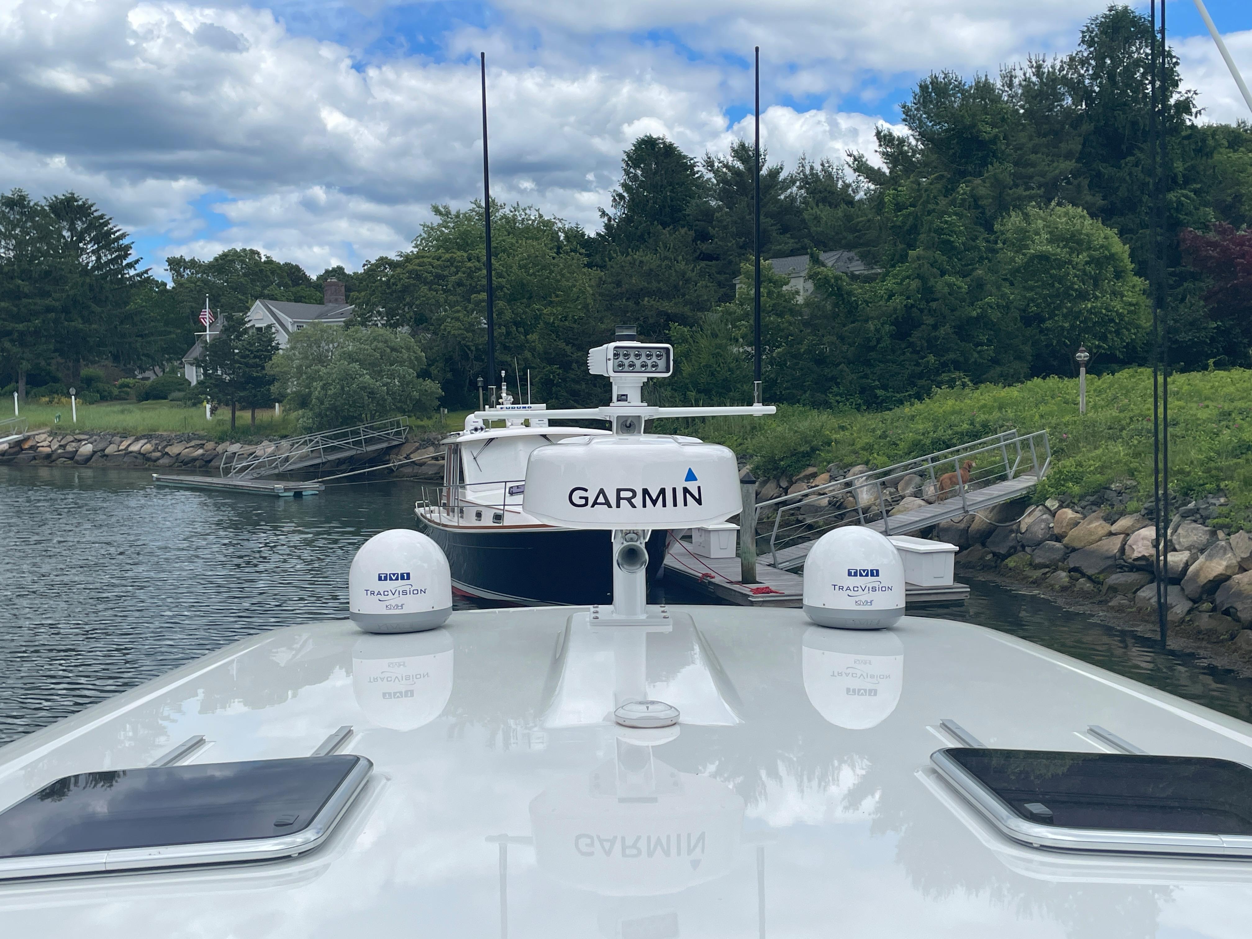 39 ft Back Cove 39O Garmin high def radar with Trac vision TV, ACR remote spotlight and custom digital antennas