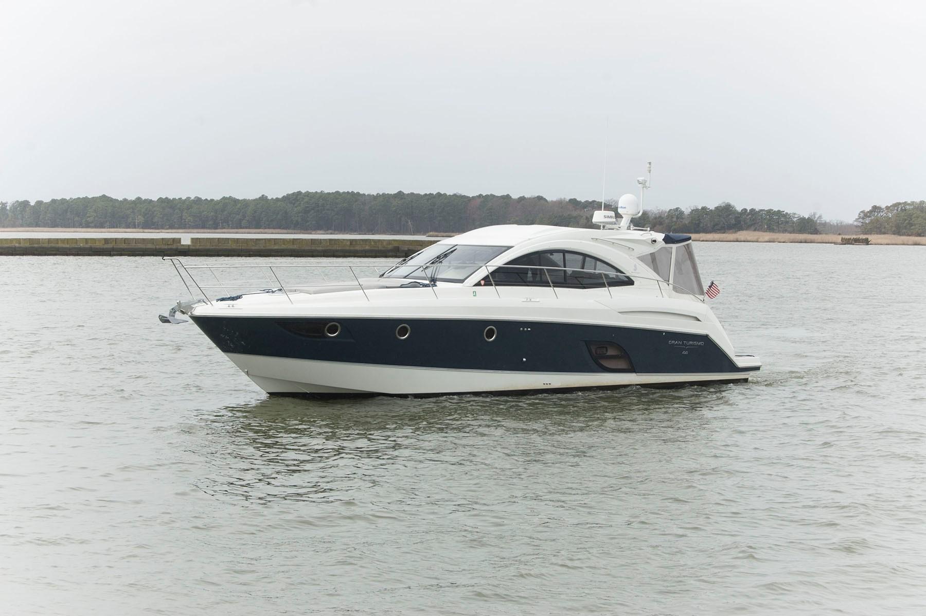M 6899 WT Knot 10 Yacht Sales