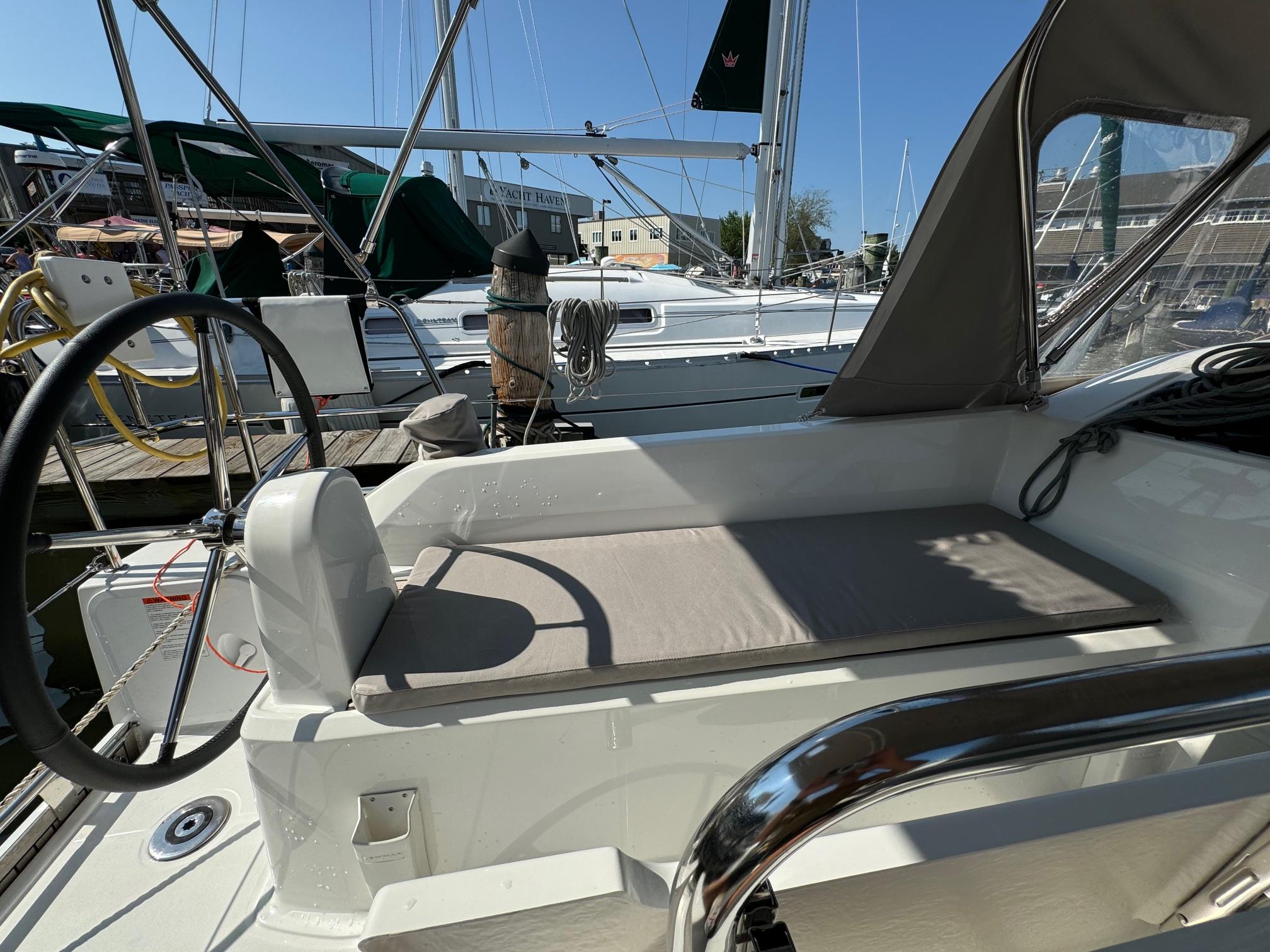 Knee Deep Yacht Photos Pics 