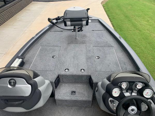 2016 Tracker Boats boat for sale, model of the boat is Pro Team 195 TXW & Image # 7 of 42
