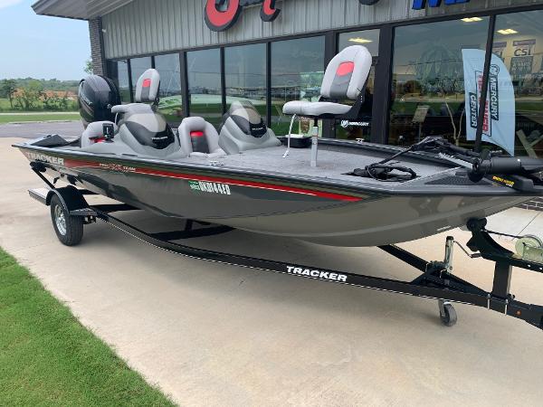 2016 Tracker Boats boat for sale, model of the boat is Pro Team 195 TXW & Image # 2 of 42