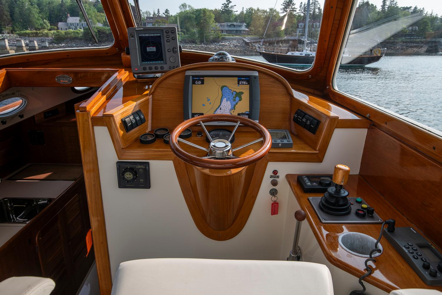 Hinckley-Picnic Boat 2000-PROMISE RI-US-9835271 | Thumbnail