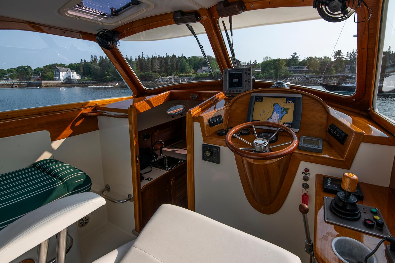 Hinckley-Picnic Boat 2000-PROMISE RI-US-9835271 | Thumbnail