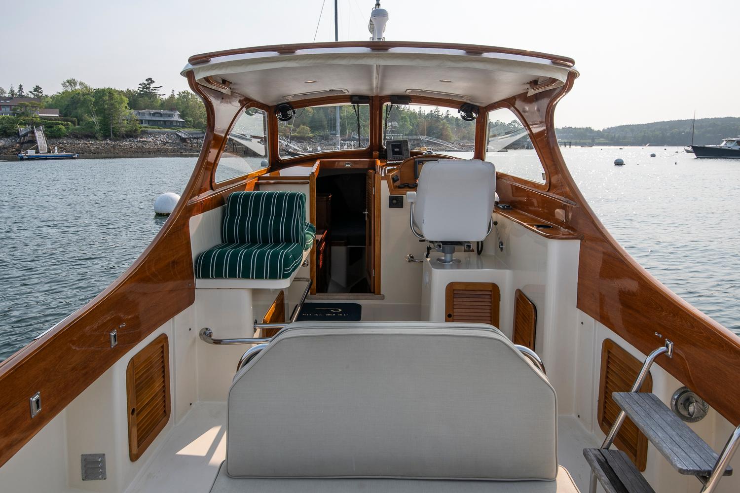Hinckley-Picnic Boat 2000-PROMISE RI-US-9835271 | Thumbnail