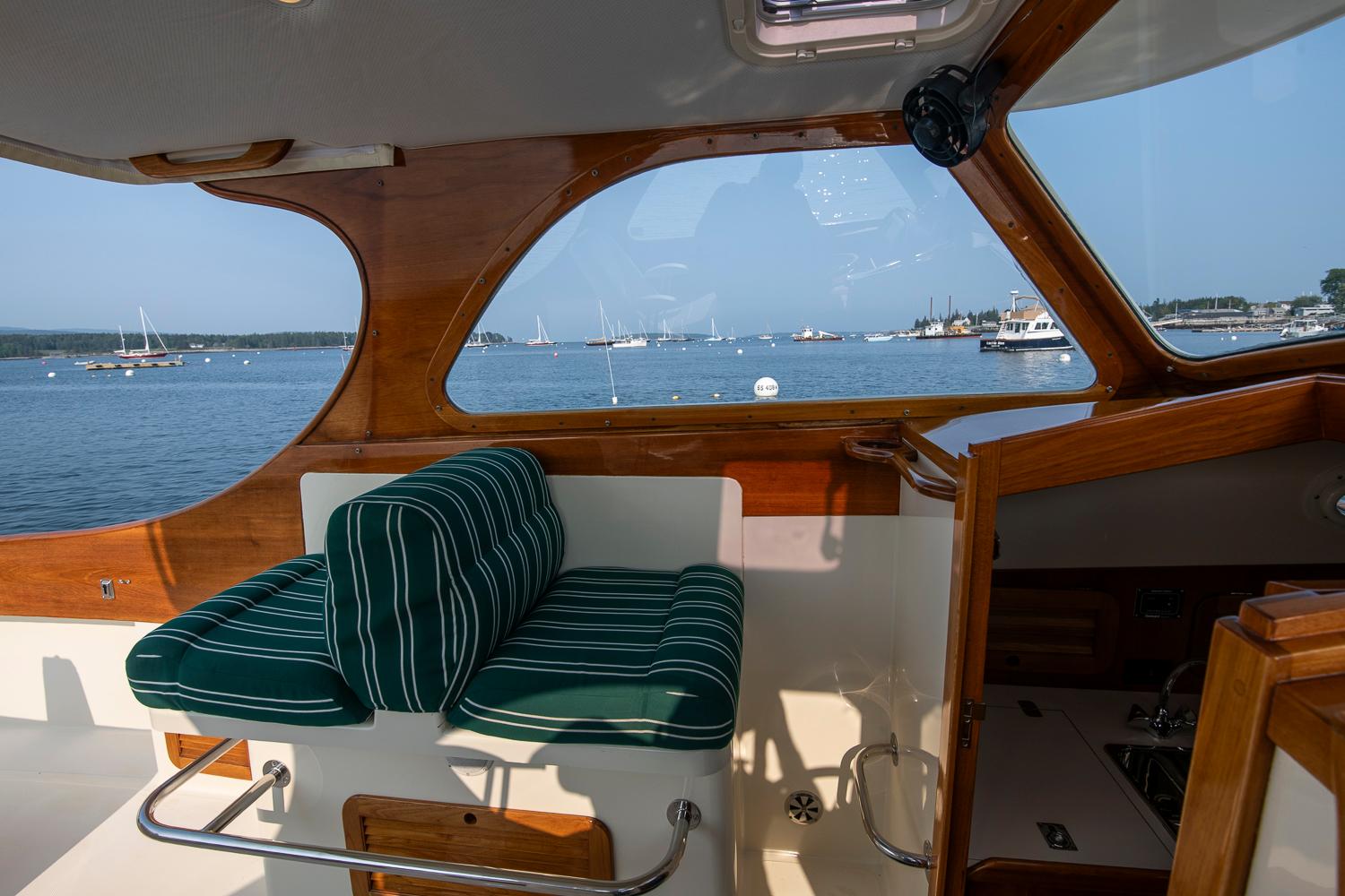 Hinckley-Picnic Boat 2000-PROMISE RI-US-9835271 | Thumbnail