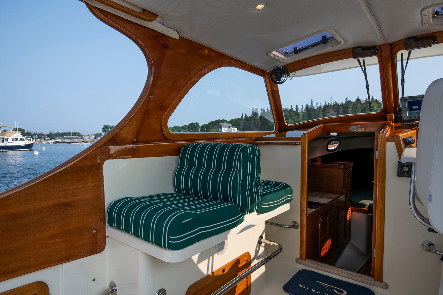 Hinckley-Picnic Boat 2000-PROMISE RI-US-9835271 | Thumbnail