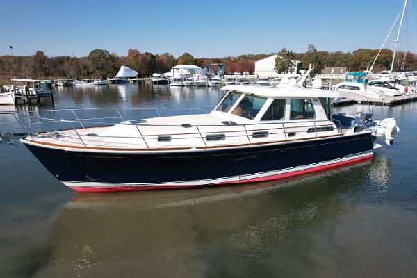 Photo of 2012 Sabre 48'