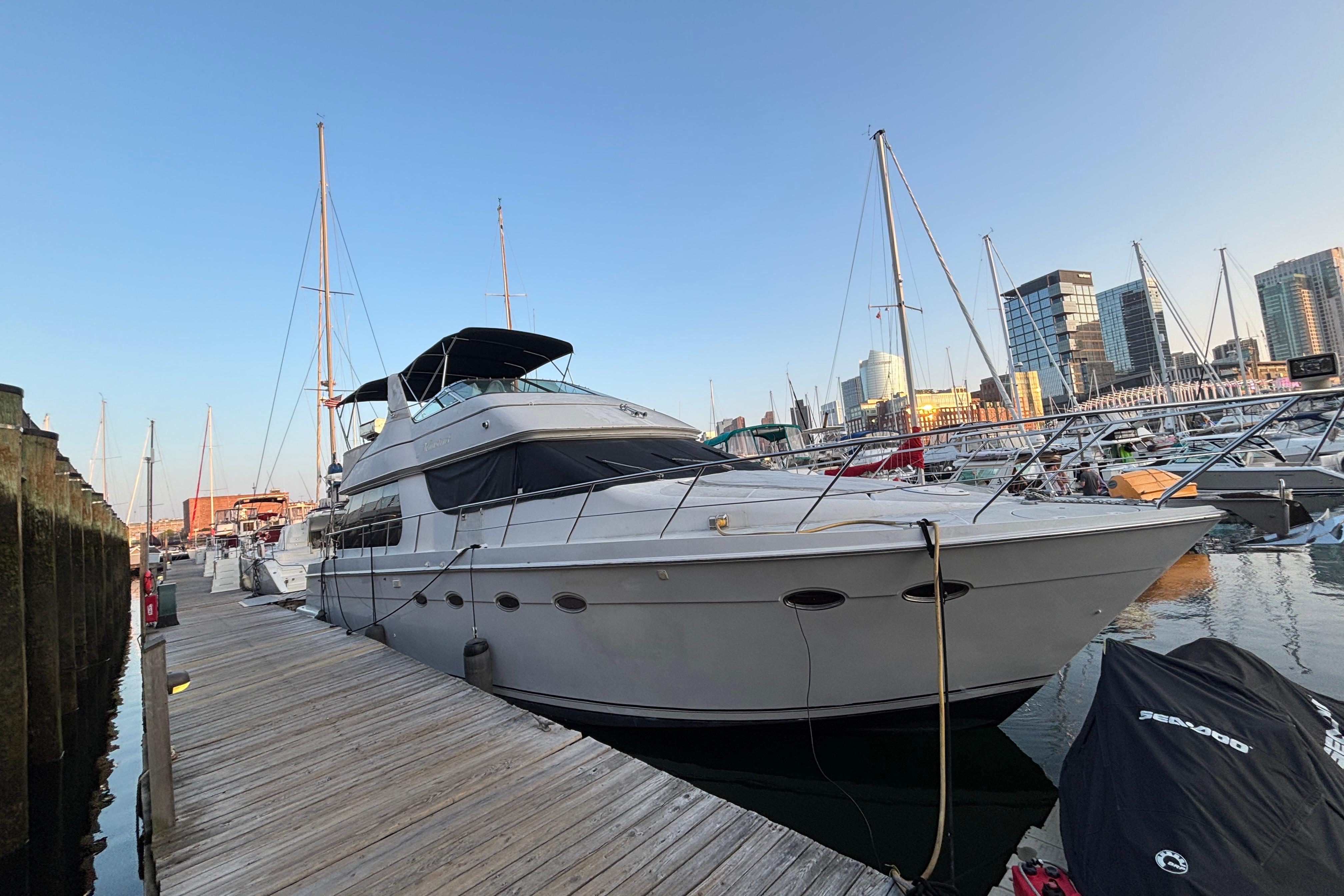 Photo of 1998 Carver 54'