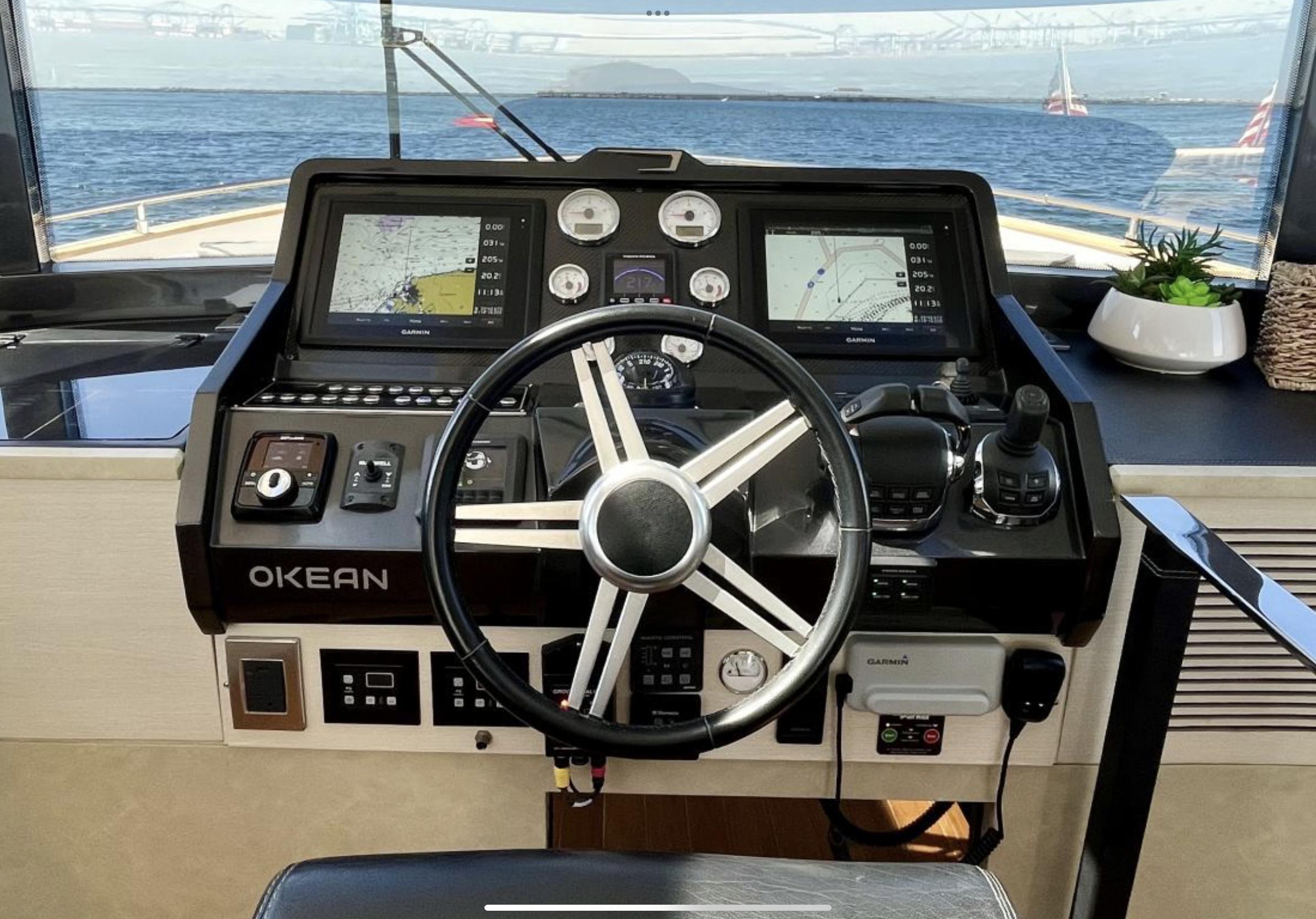 Okean 50 Archer - Helm