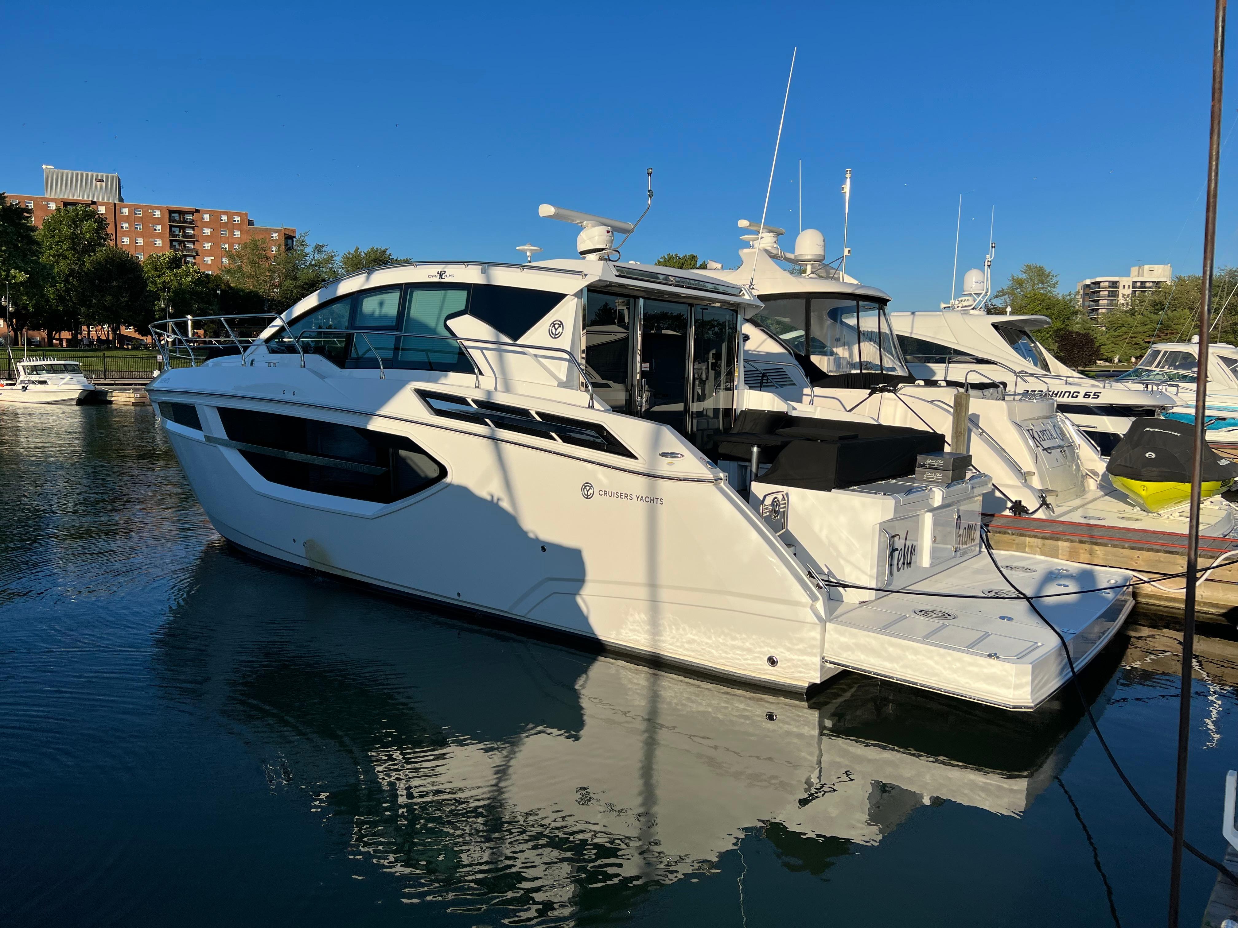 2019-cruisers-yachts-42-cantius-power-9815286-979570845-0-260520250718-2