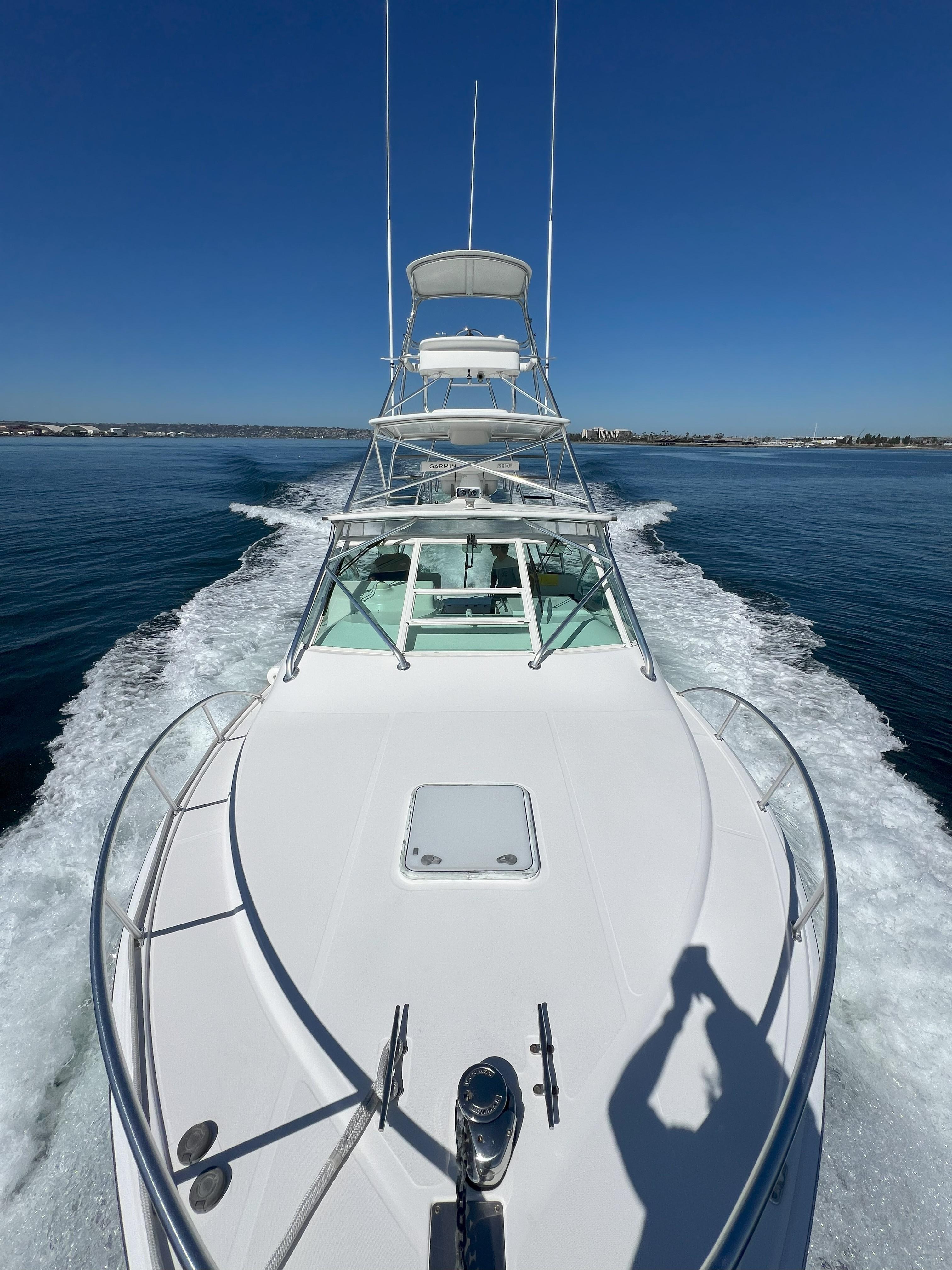 35′ Cabo 2004 Yacht for Sale