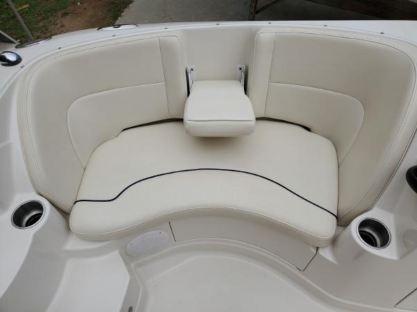 2007 Monterey boat for sale, model of the boat is 220 EX & Image # 14 of 24