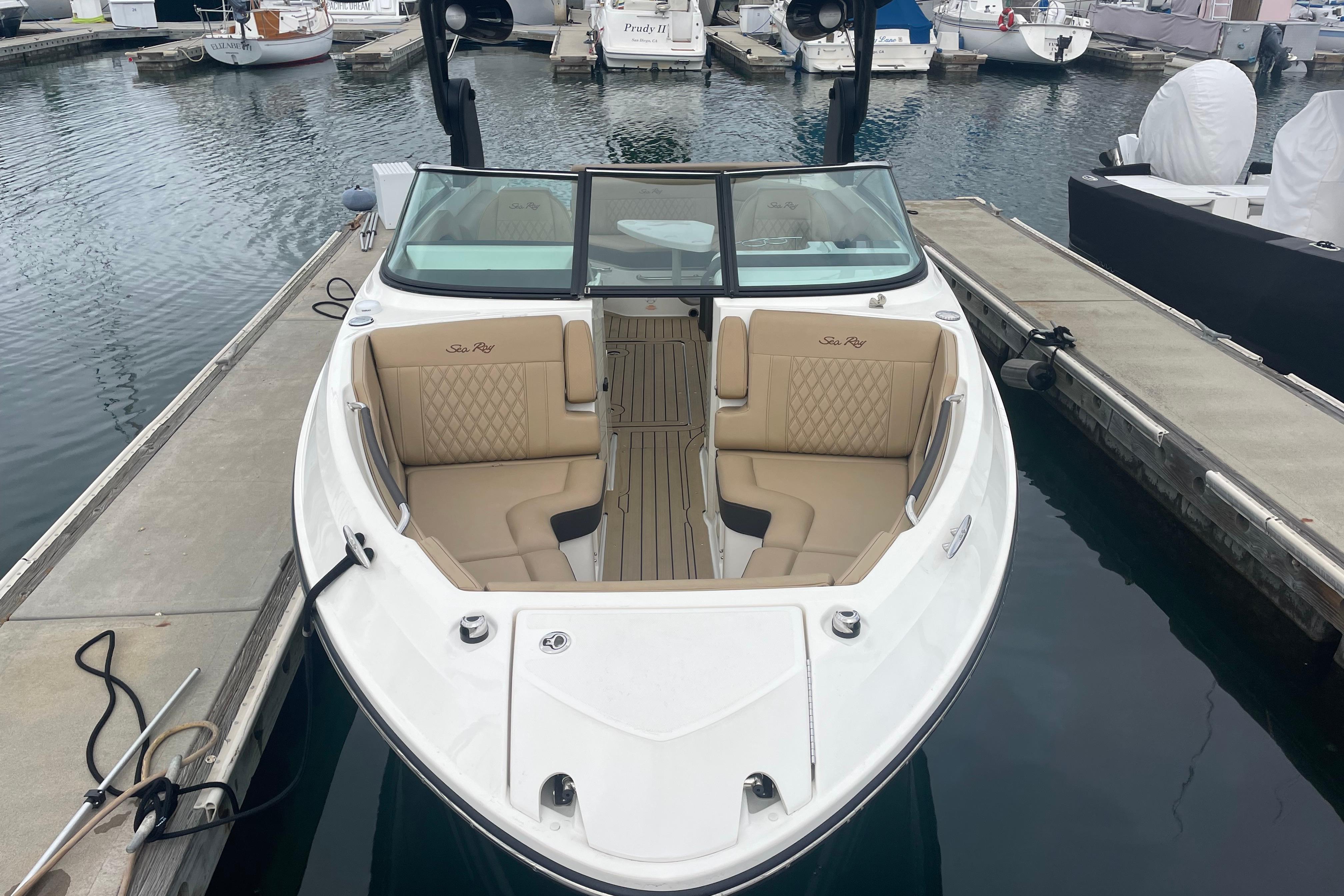 2021 Sea Ray SLX 250 #TBRM1298H inventory image at Sun Country Marine Group, San Diego Harbor Island