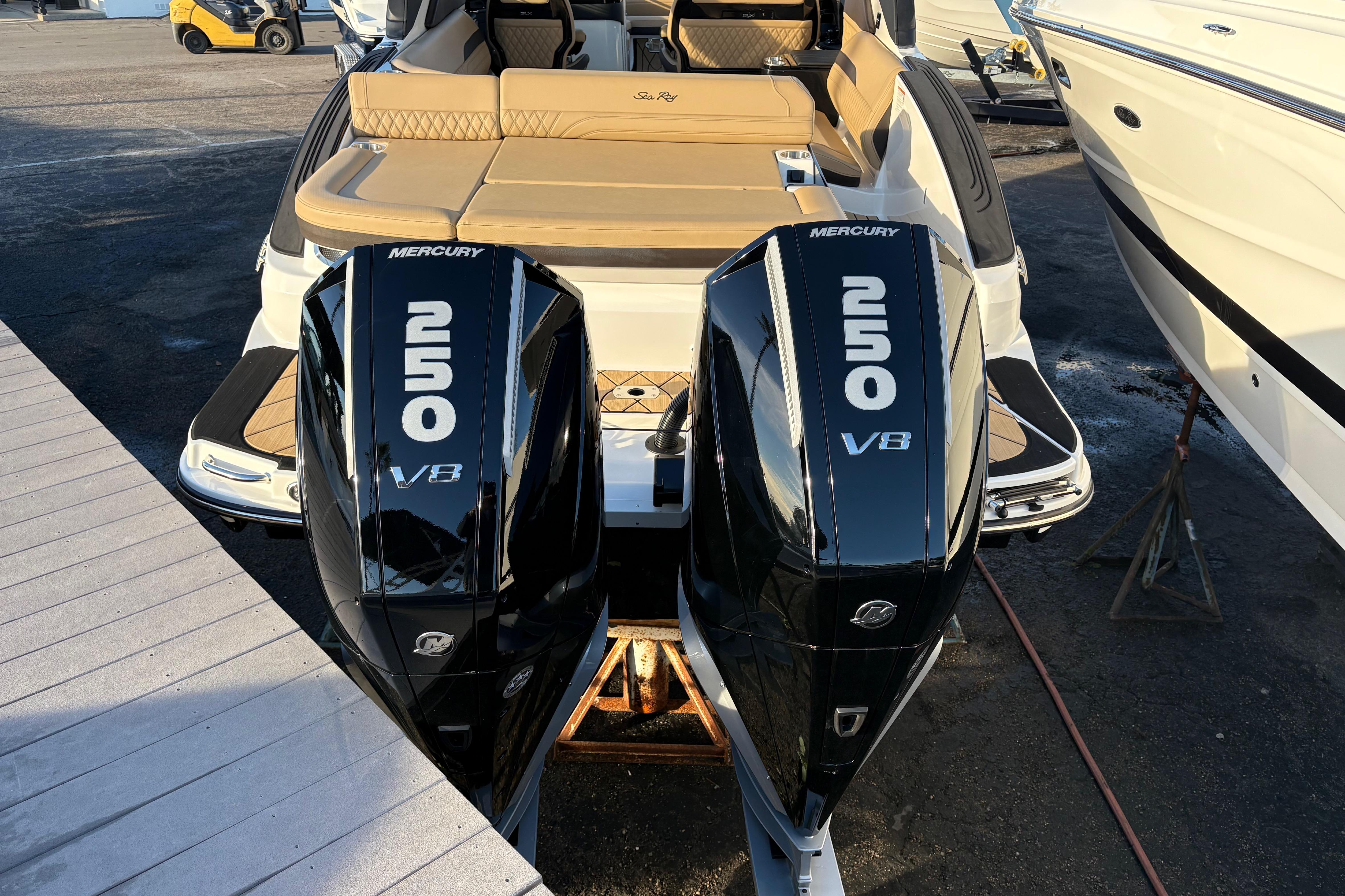 2026 Sea Ray SLX 280 Outboard #S1404H inventory image at Sun Country Marine Group, Newport Beach