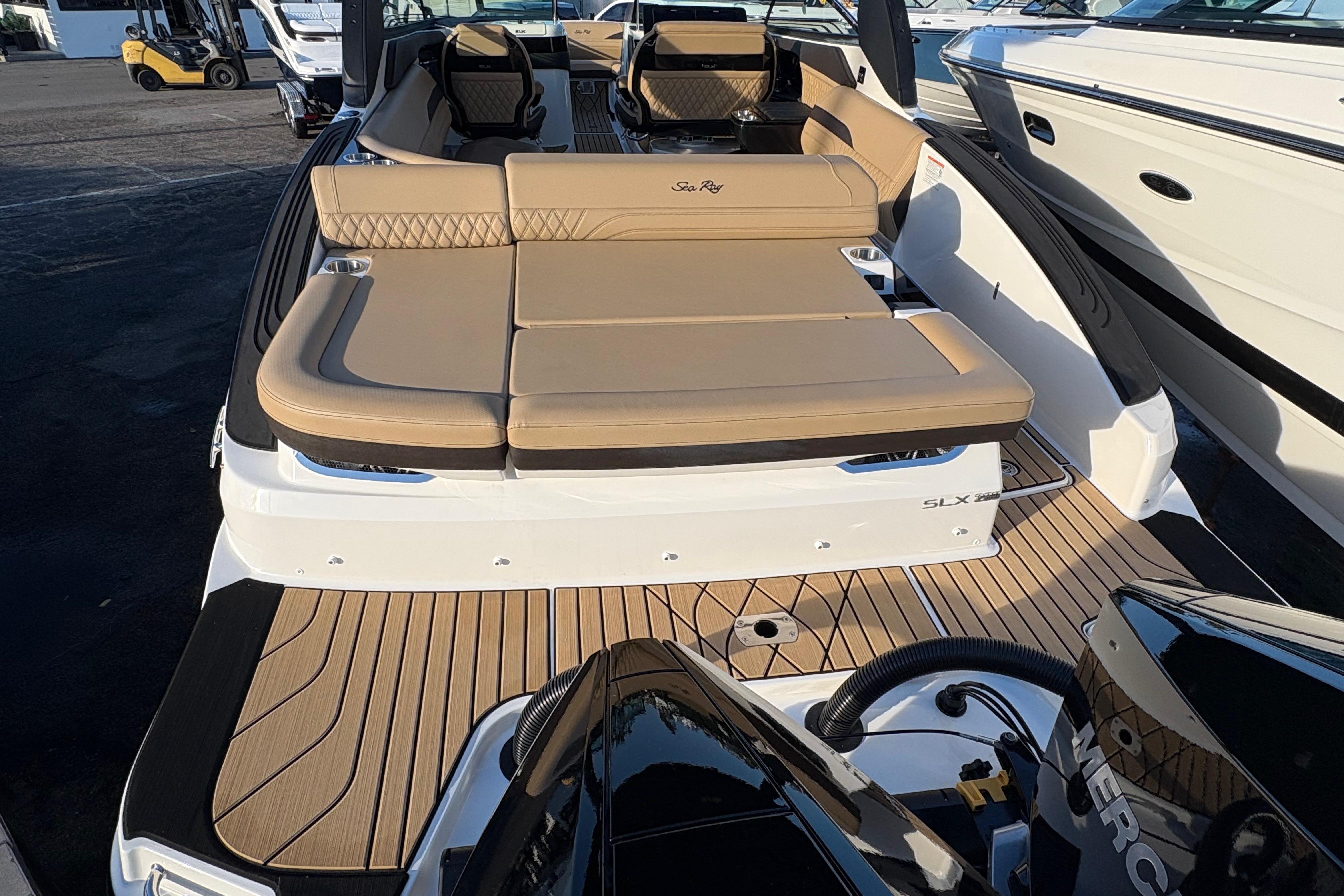 2026 Sea Ray SLX 280 Outboard #S1404H inventory image at Sun Country Marine Group, Newport Beach