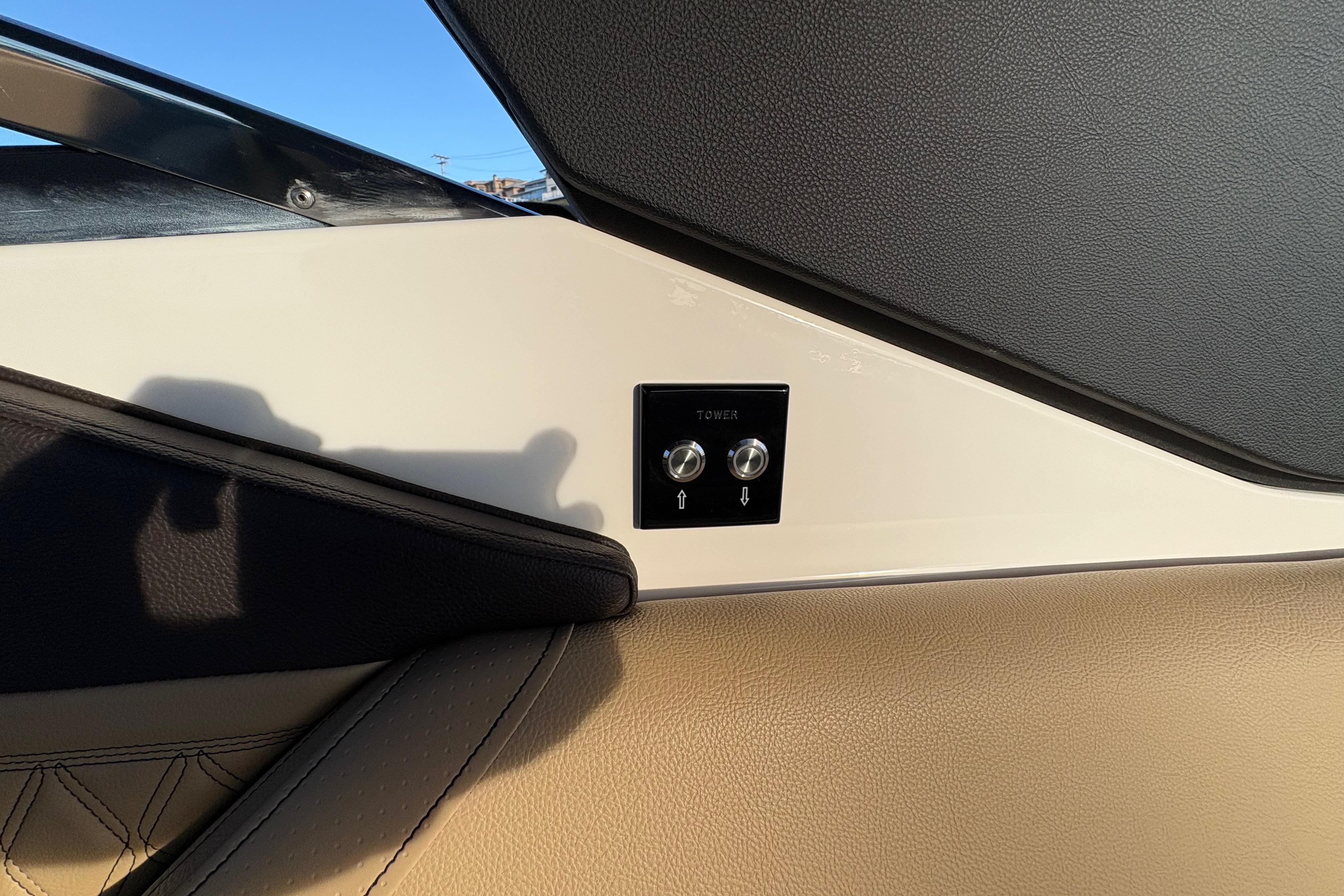 2026 Sea Ray SLX 280 Outboard #S1404H inventory image at Sun Country Marine Group, Newport Beach