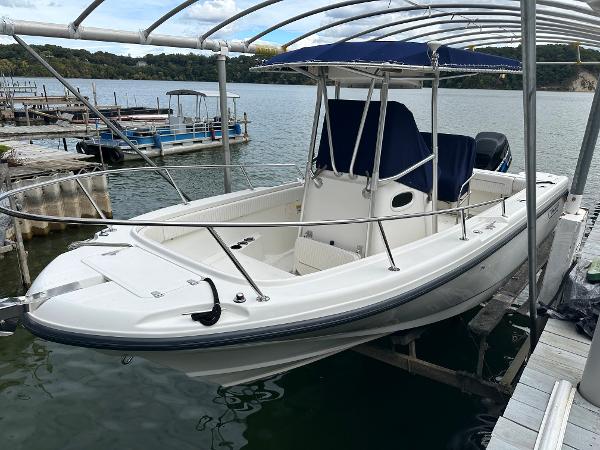 23' Boston Whaler, Listing Number 100911325, Image No. 6