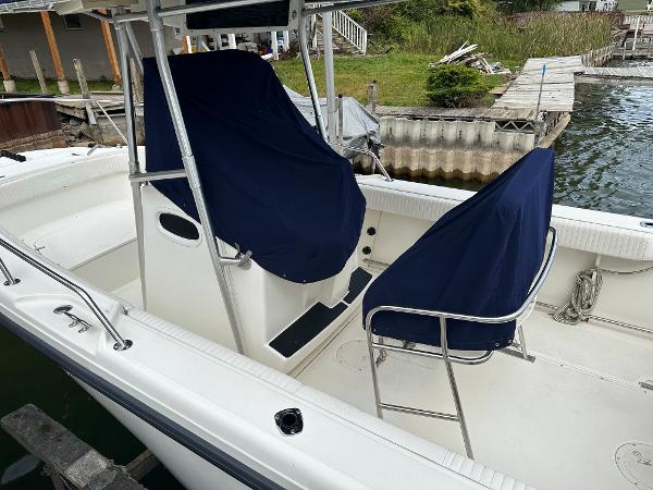 23' Boston Whaler, Listing Number 100911325, - Photo No. 10
