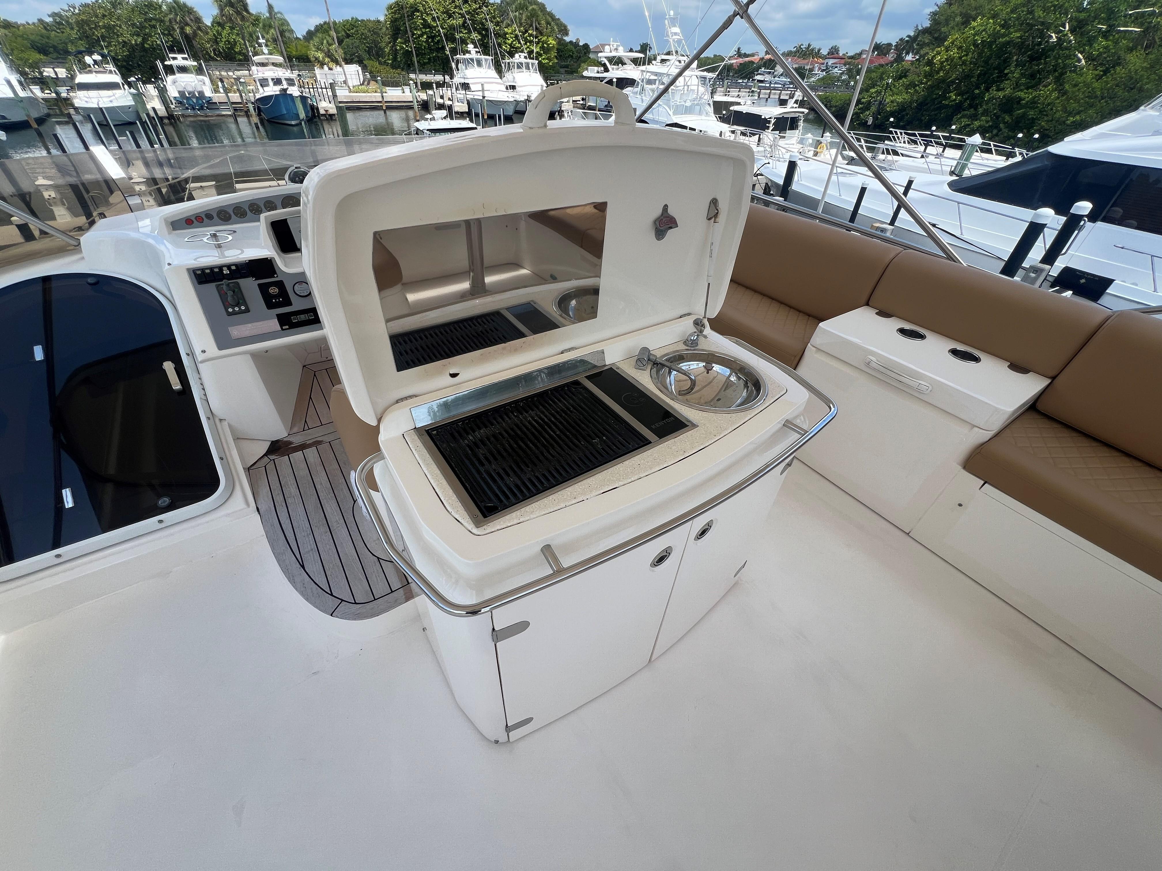 2006-princess-67-flybridge-power-9755301-20250529055835535-1_XLARGE
