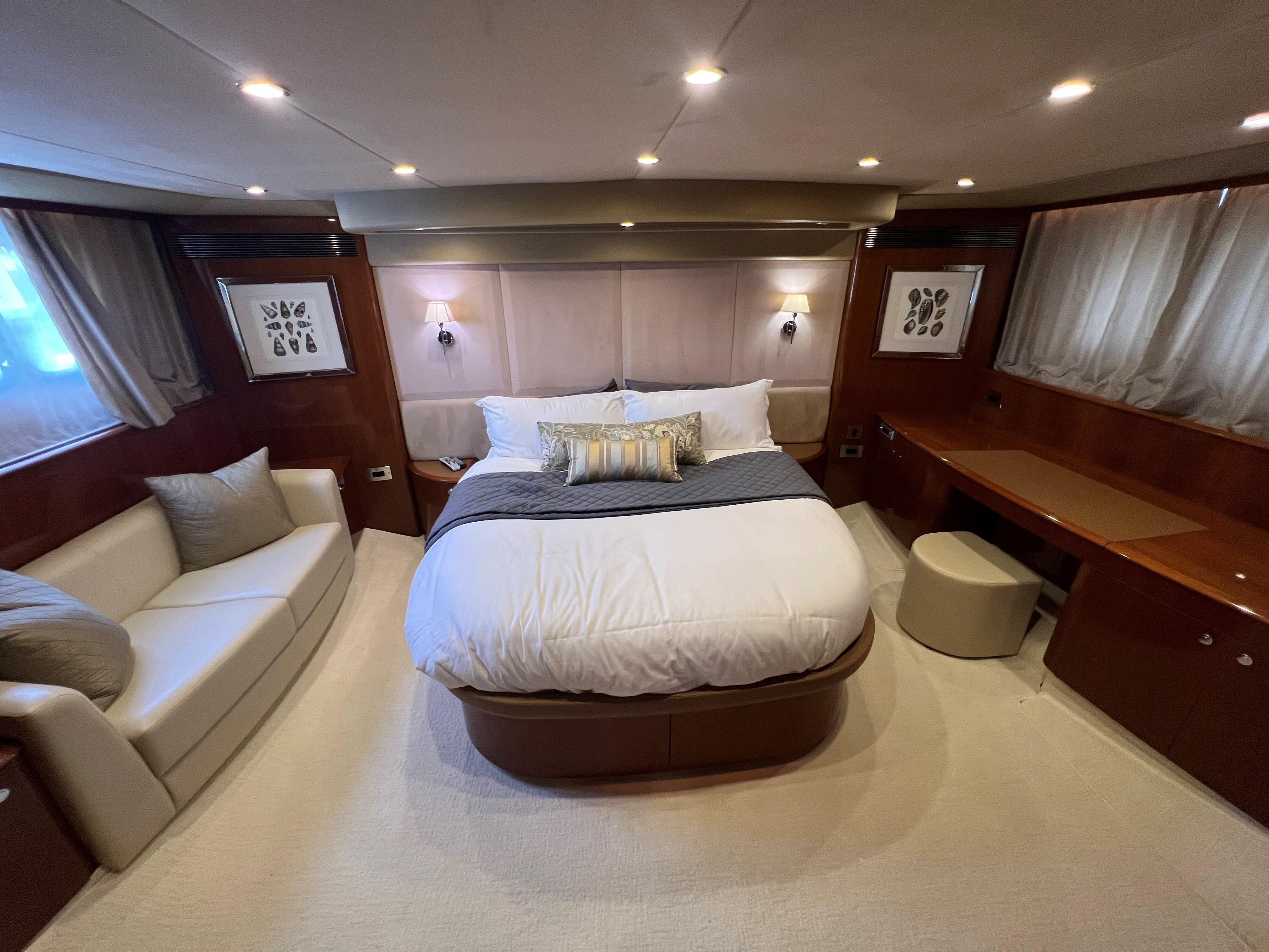 2006-princess-67-flybridge-power-9755301-20250529055901875-1_XLARGE