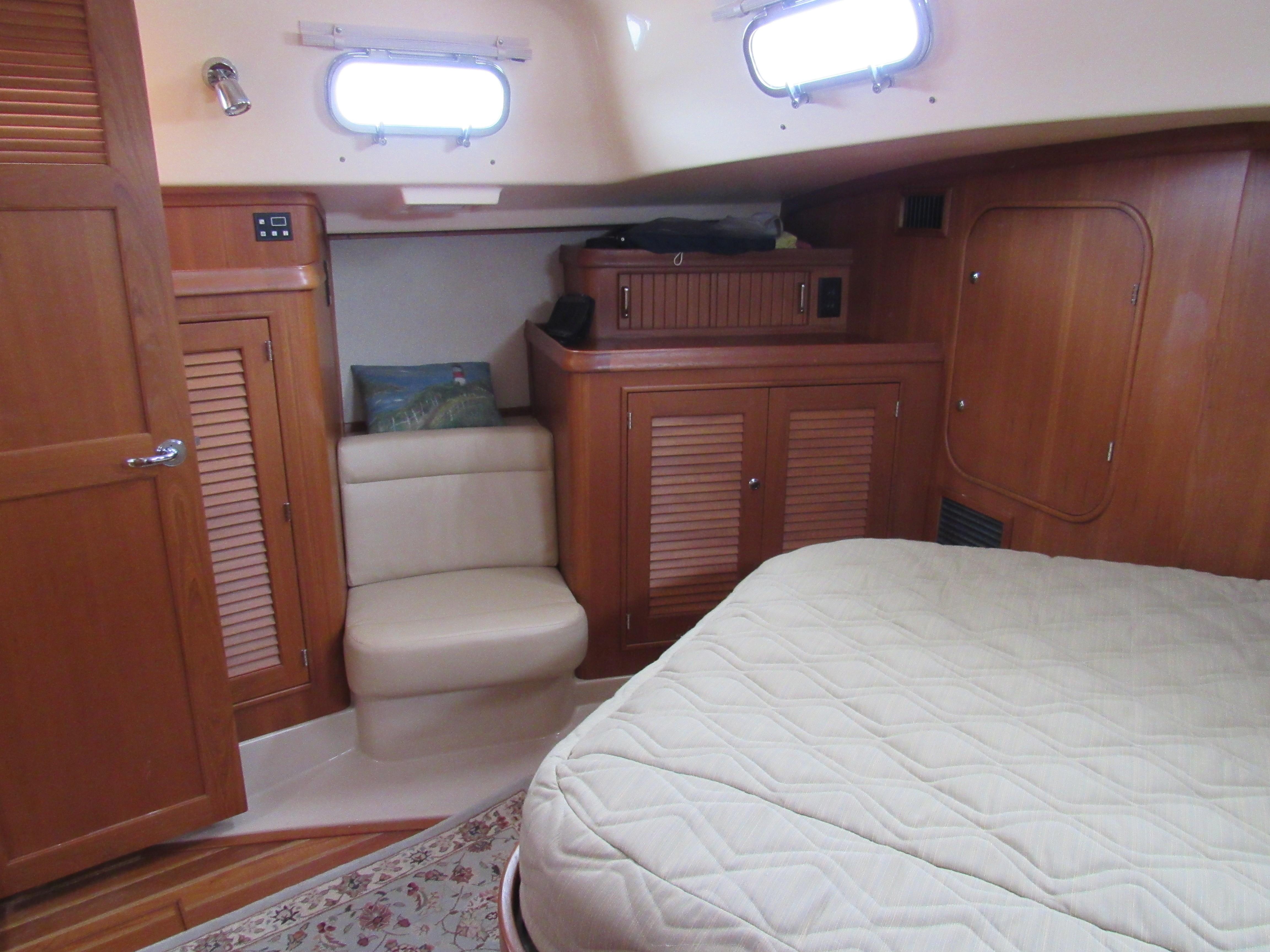 Spacious aft cabin