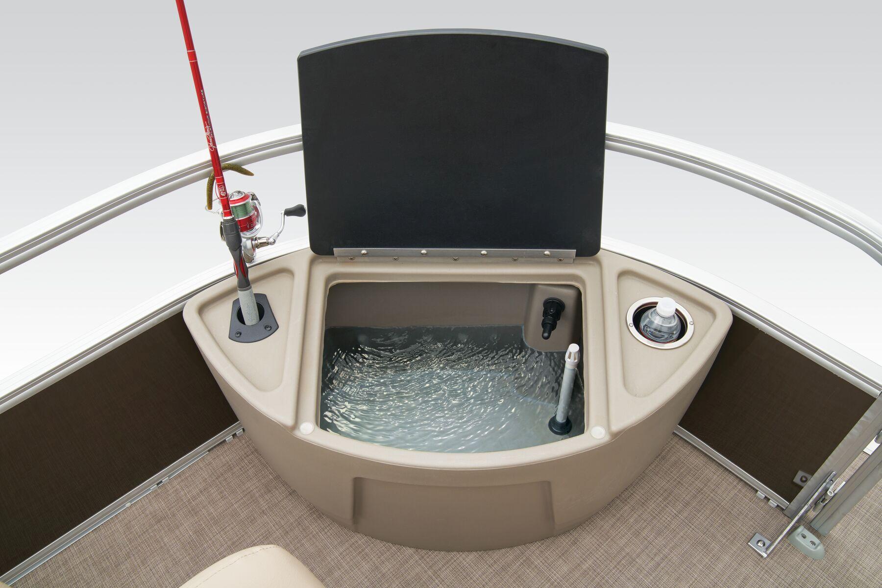 Sun Tracker Sportfish 24 XP3