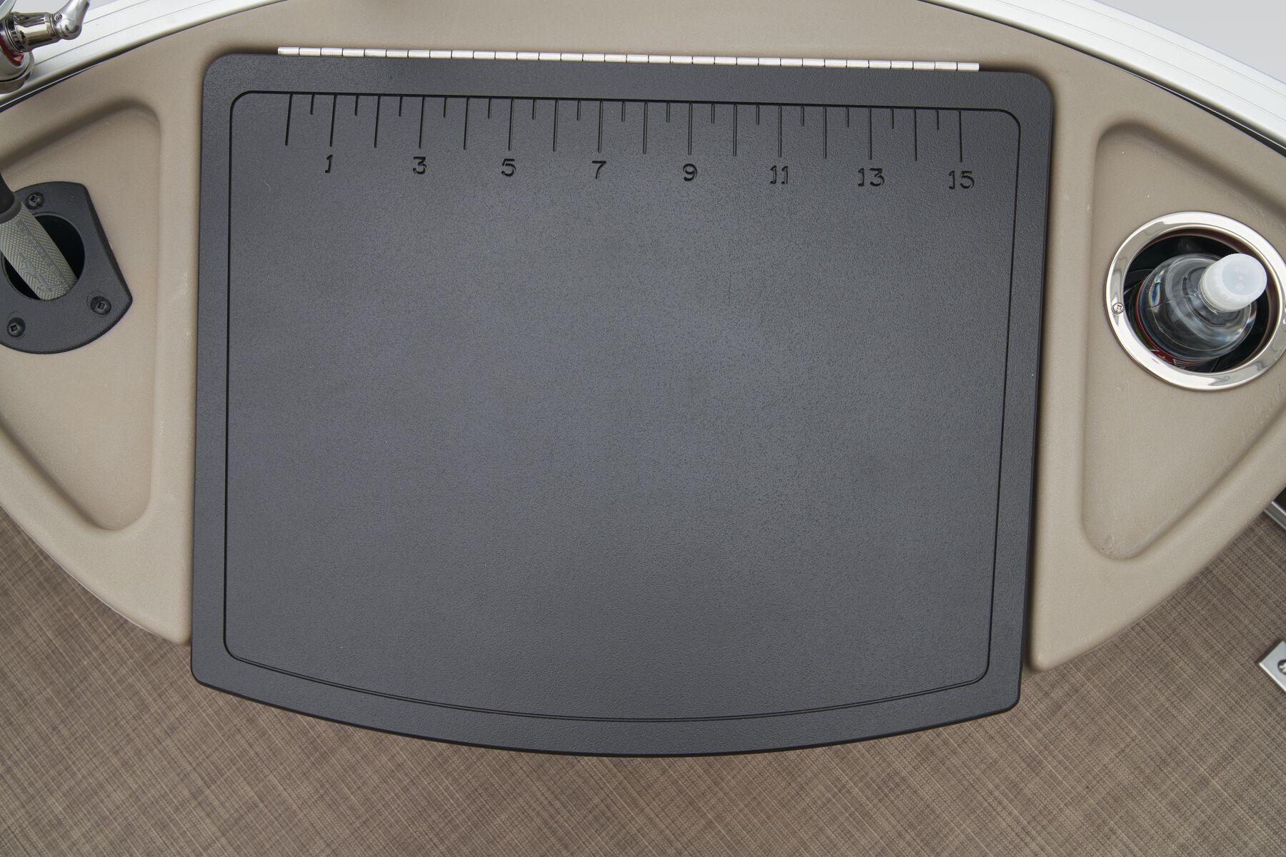 Sun Tracker Sportfish 24 XP3